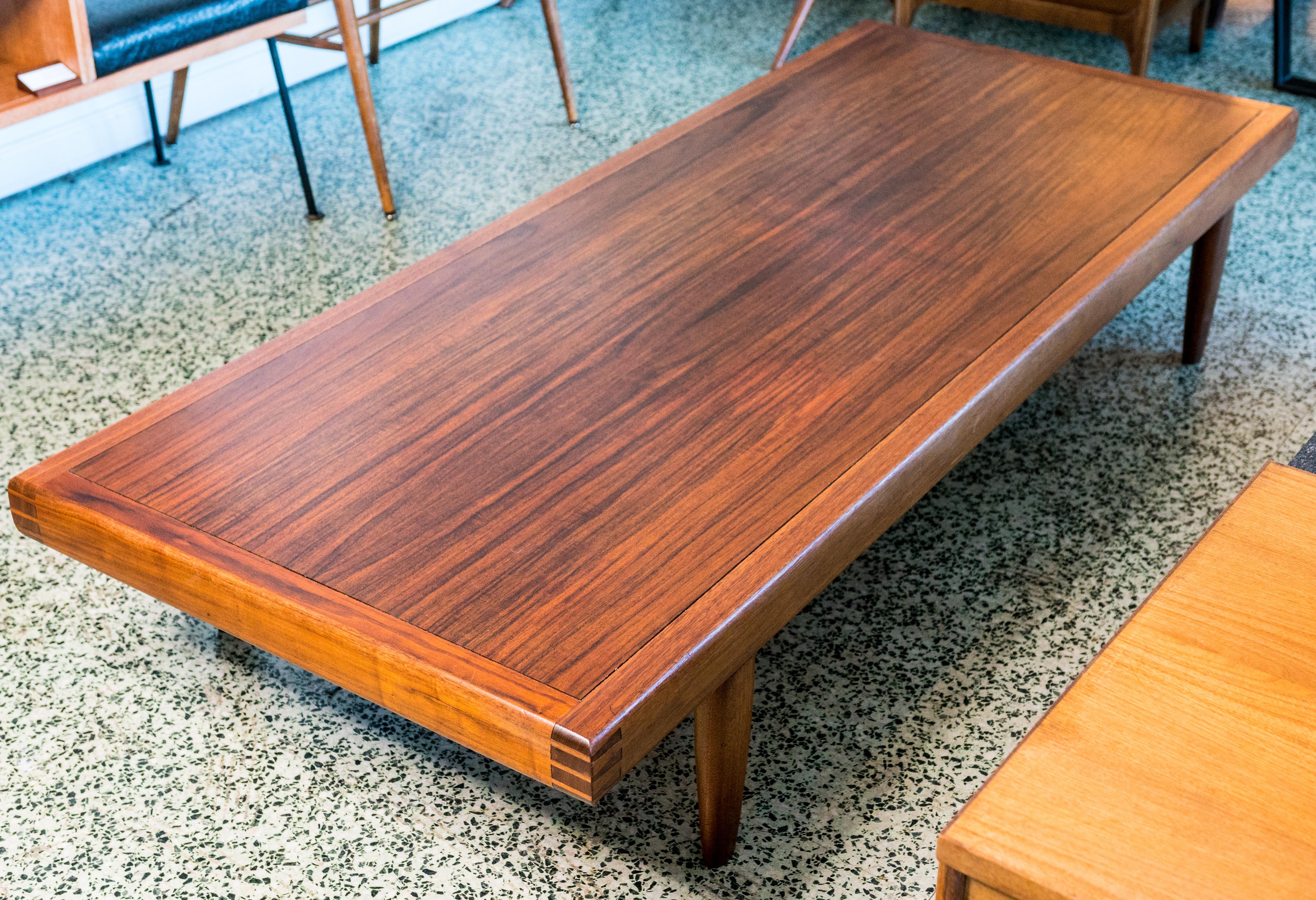 Designer: George Nakashima
Manufacture: Widdicomb
Period/style: Mid-Century Modern
Country: USA
Date: 1950s.