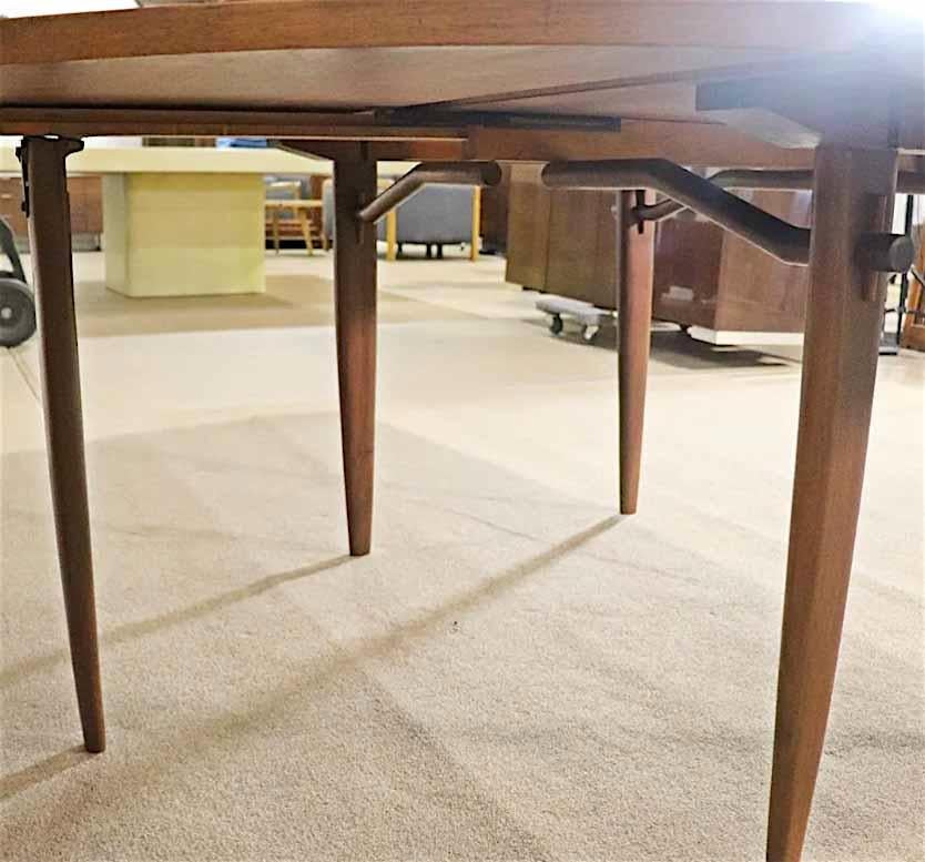 Mid-Century Modern Nakashima For Widdicomb Drop Leaf Table For Sale
