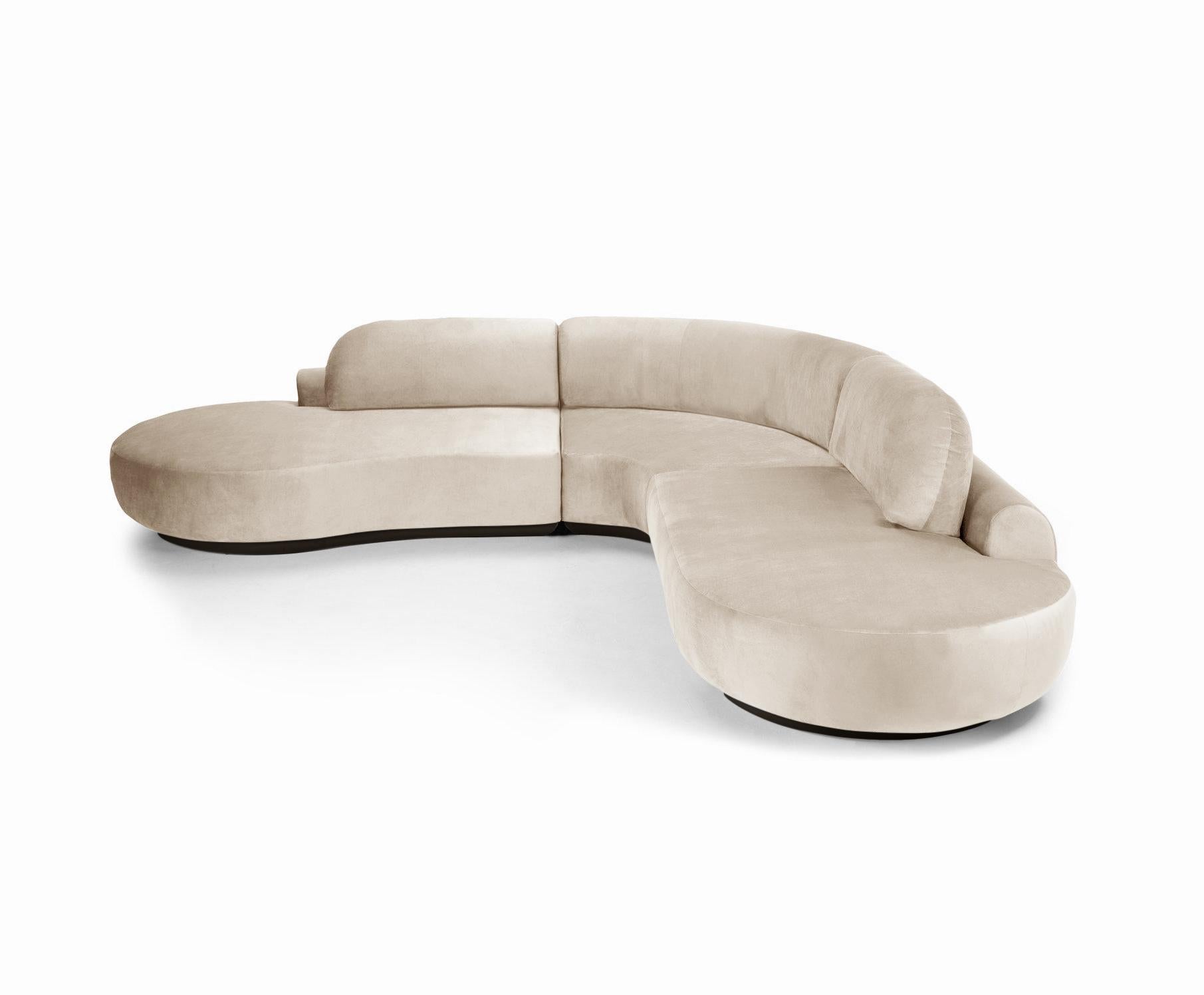 Le canapé sectionnel nu est un canapé modulaire aux courbes invitantes et à l'assise confortable. Fabriqué à la main avec une base en bois massif. Le canapé sectionnel nu est disponible dans un certain nombre de matériaux, de finitions et de