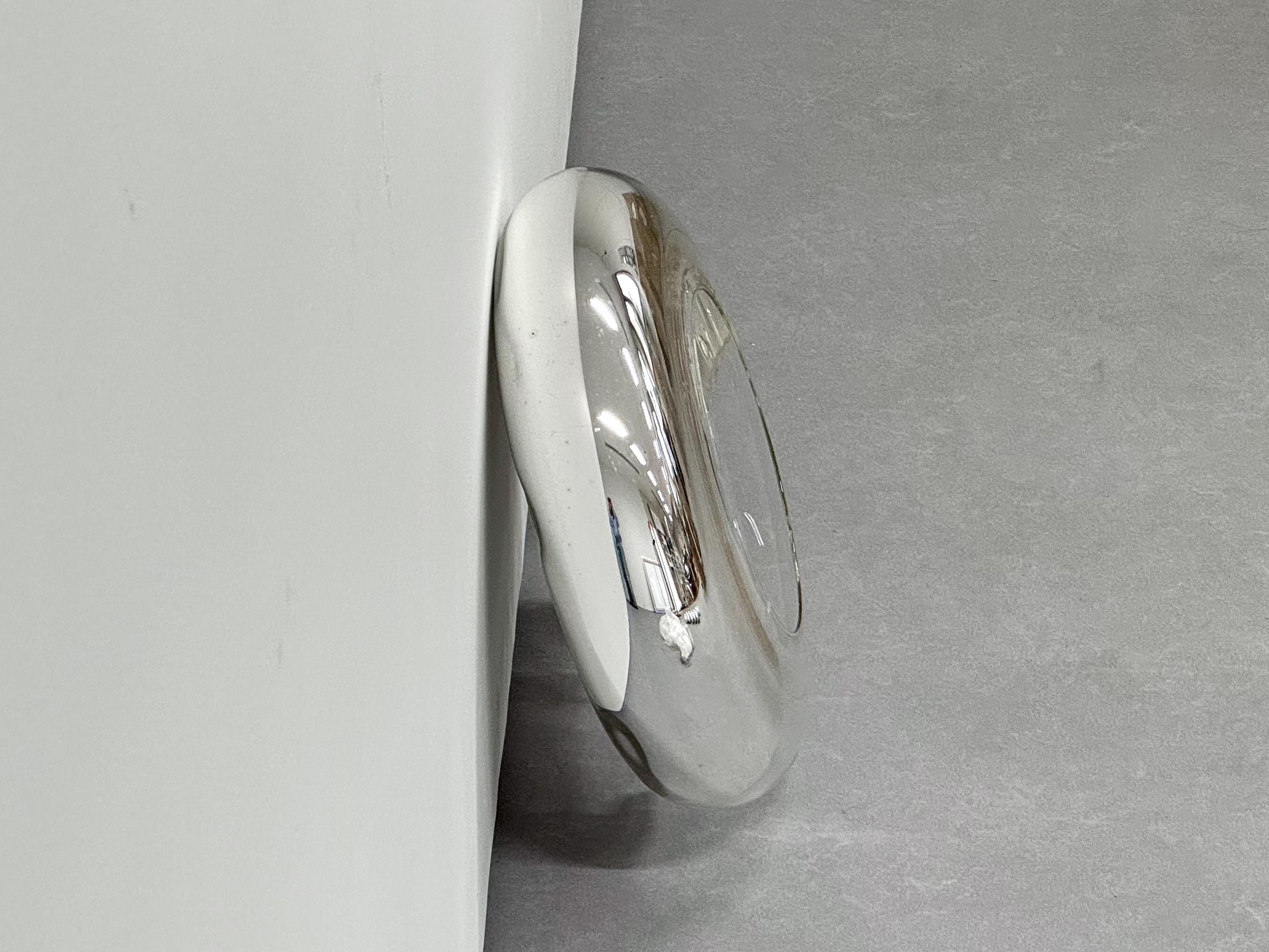 Specchio da parete in argento soffiato a stampo realizzato a mano da Sanna Völker e Ferran Collado In condizioni Nuovo in vendita a Barcelona, ES