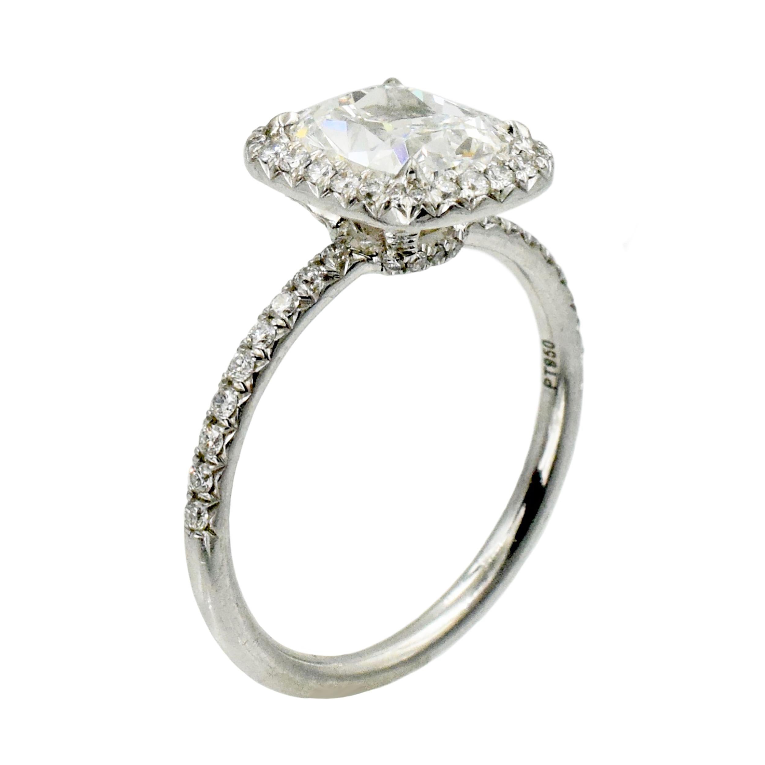 NALLY 1.92 Carat GIA Cushion Diamond Ring In New Condition For Sale In New York, NY