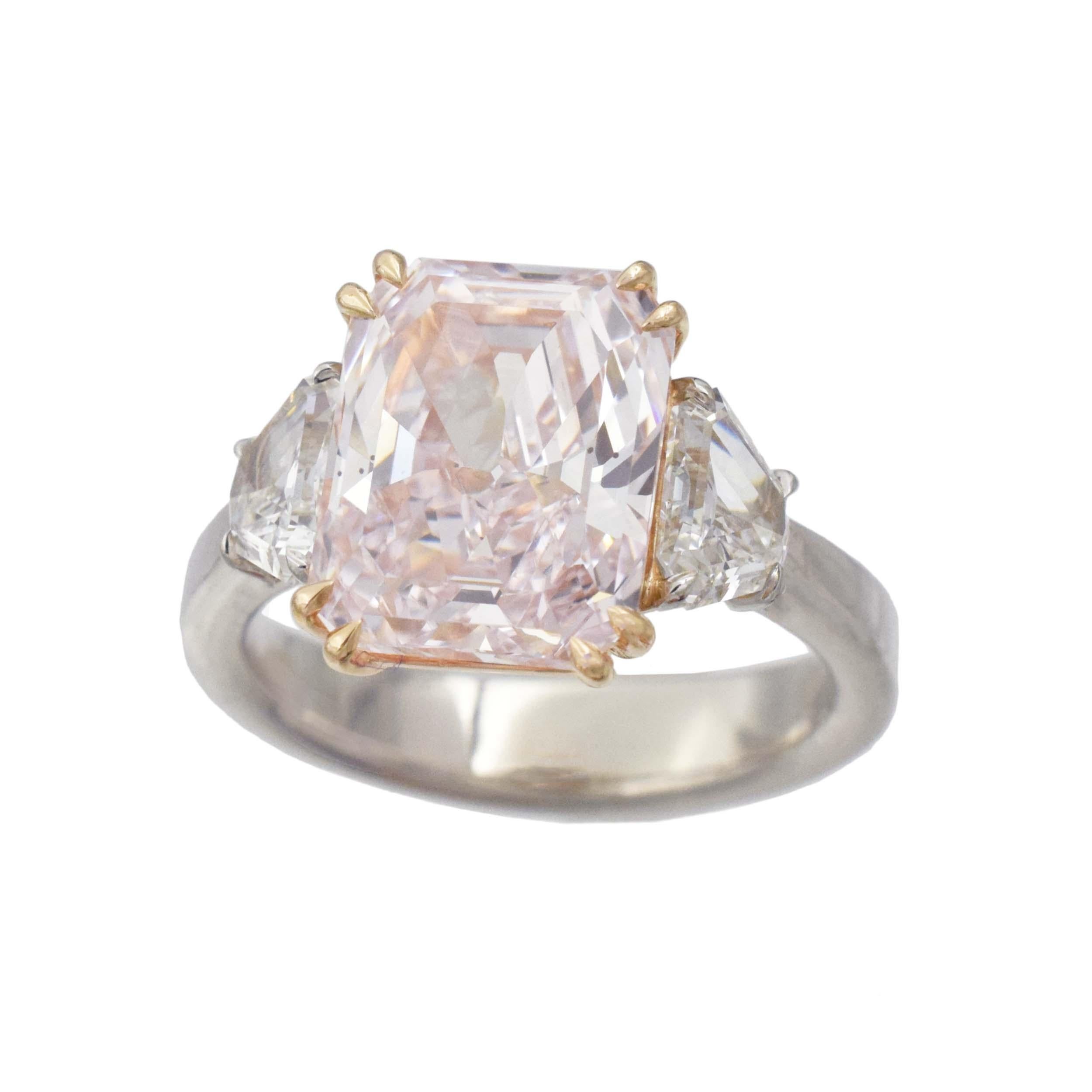 NALLY  GIA  Ring mit rosafarbenem Fancy-Diamant (Künstler*in) im Angebot