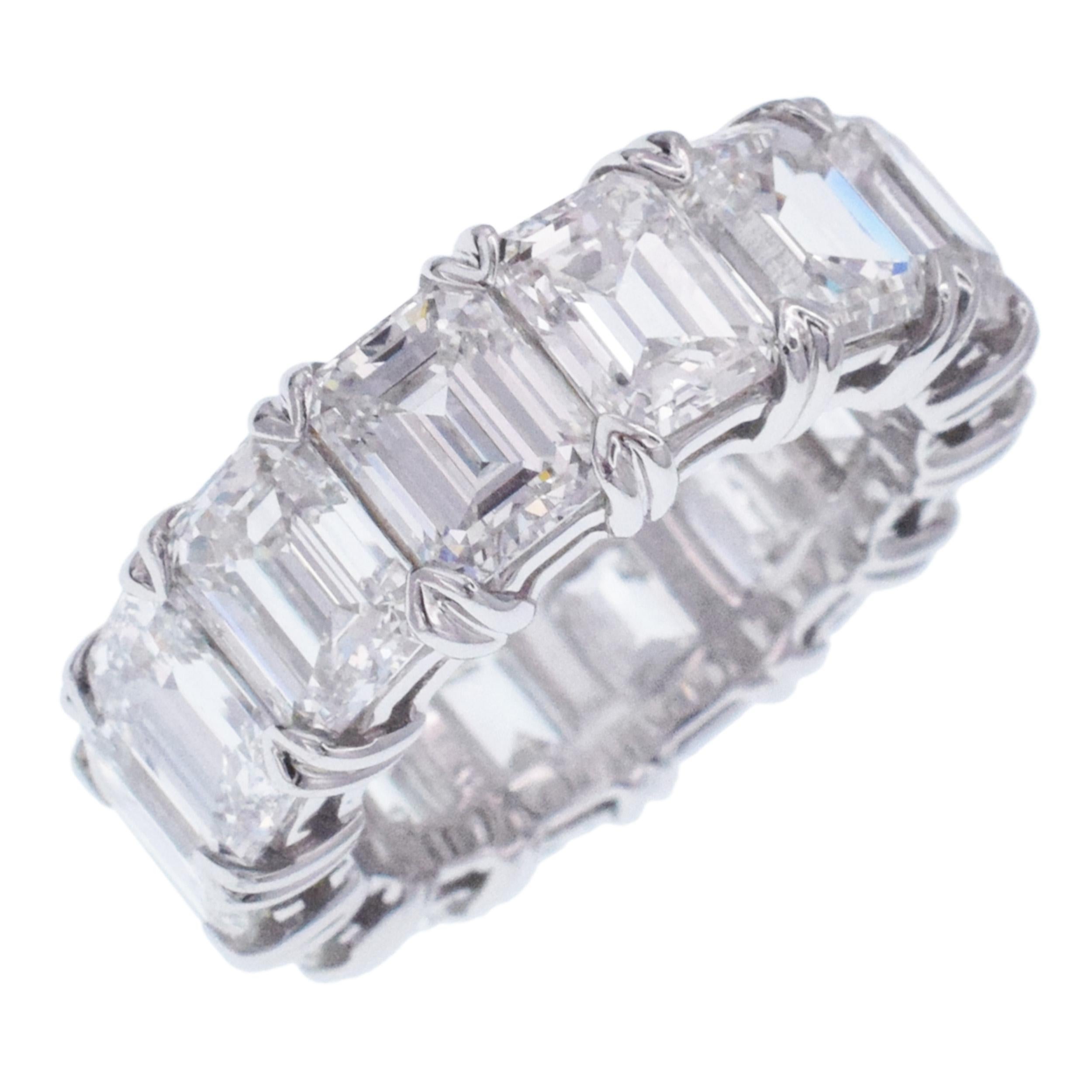 Nally Jewels  Smaragdschliff Diamant Eternity Band in Platin im Zustand „Neu“ im Angebot in New York, NY