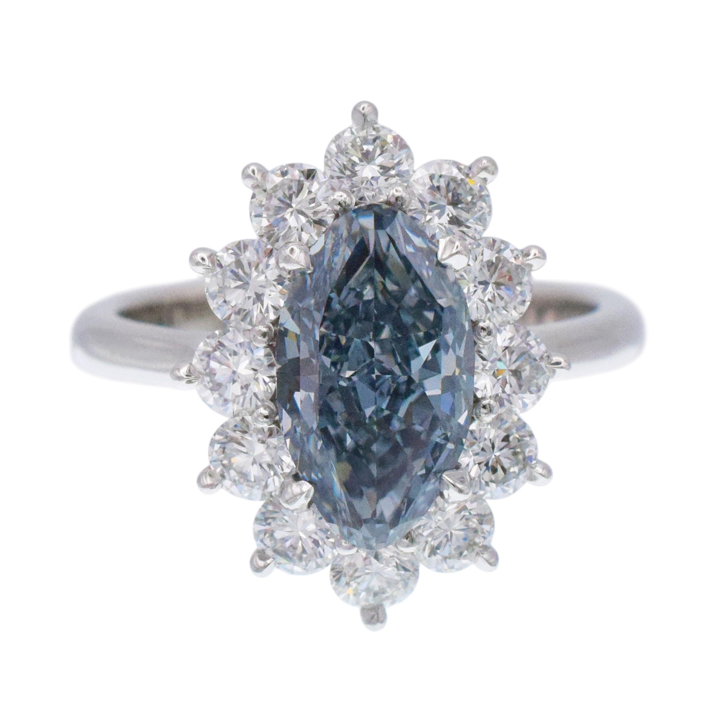 Taille Marquise NALLY JEWELS GIA  Bague en diamant bleu grisâtre en vente