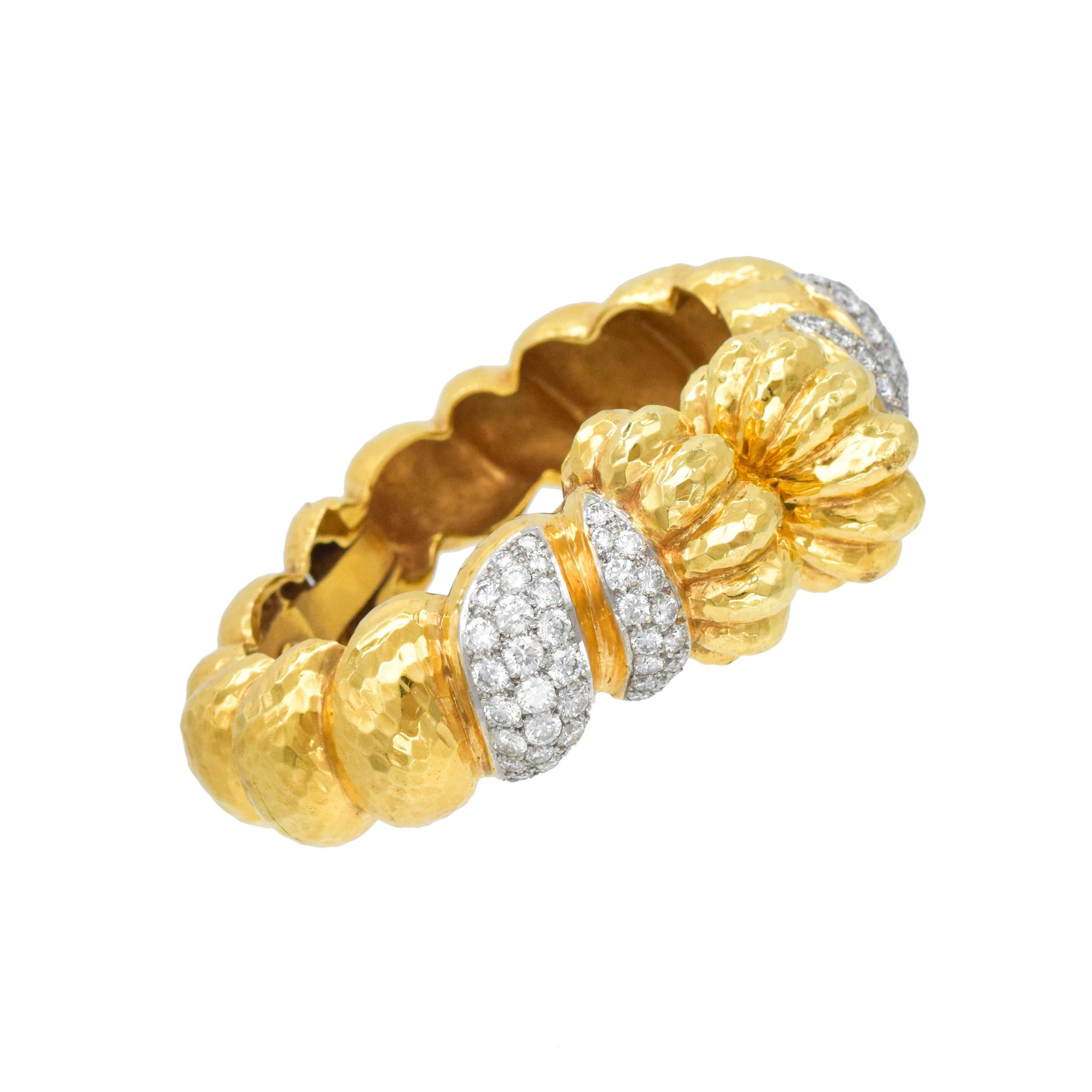 NALLY  Jewell Bracelet manchette en or jaune 18k martelé et diamants en vente 4