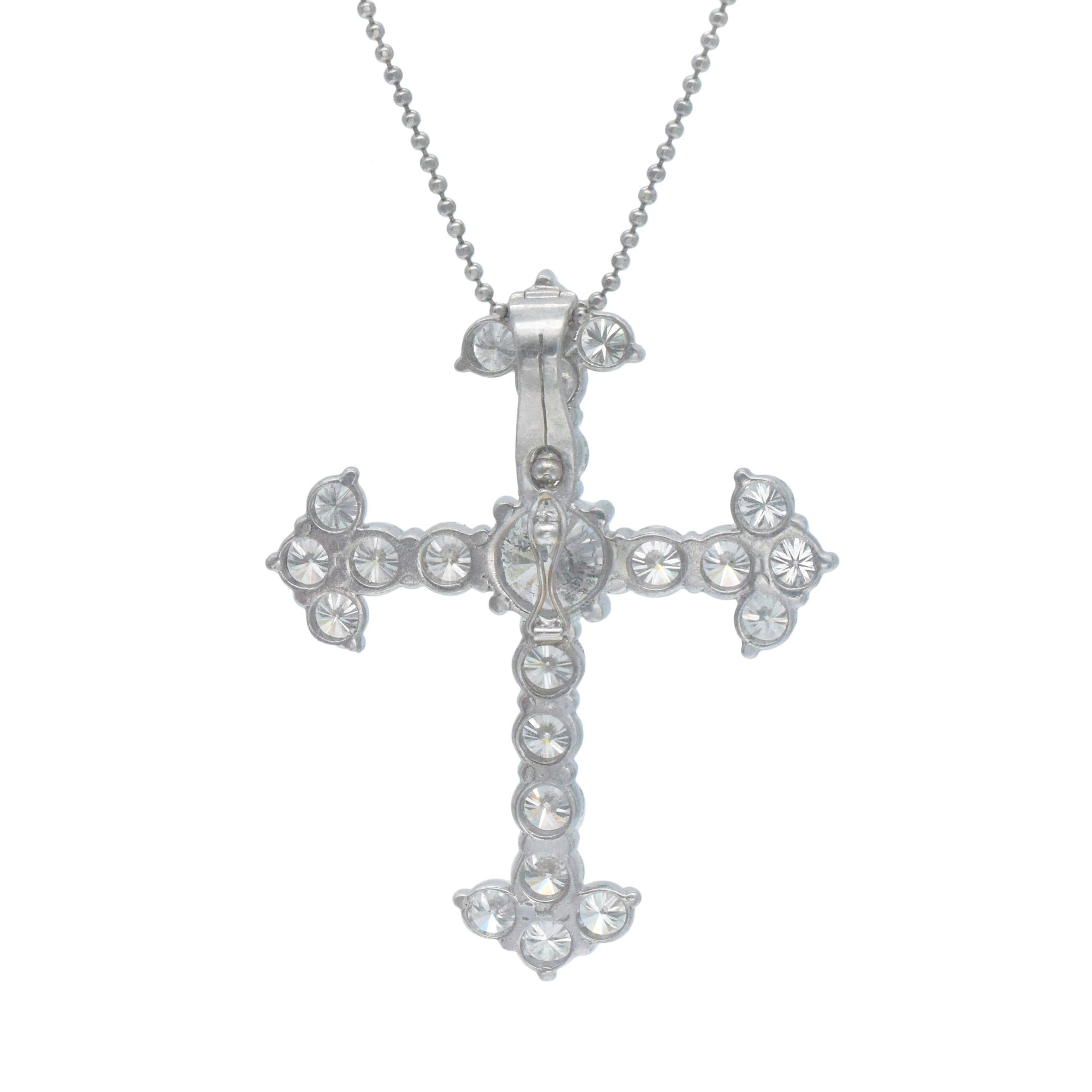 Artiste NALLY JEWELS Impressionnant  Pendentif croix en diamant en platine. en vente