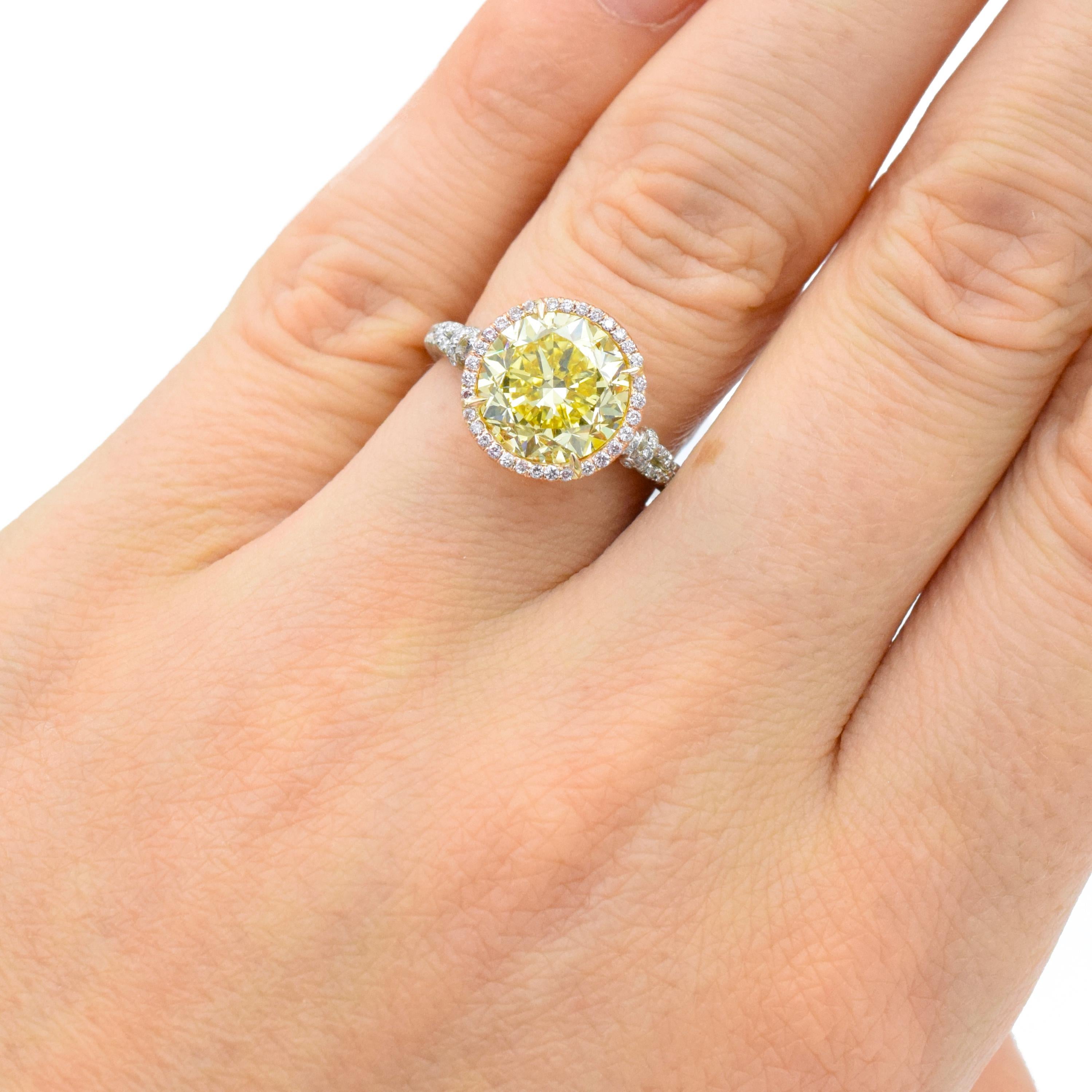 NALLY  GIA Vivid Intense Yellow Color Diamond Ring  In New Condition In New York, NY