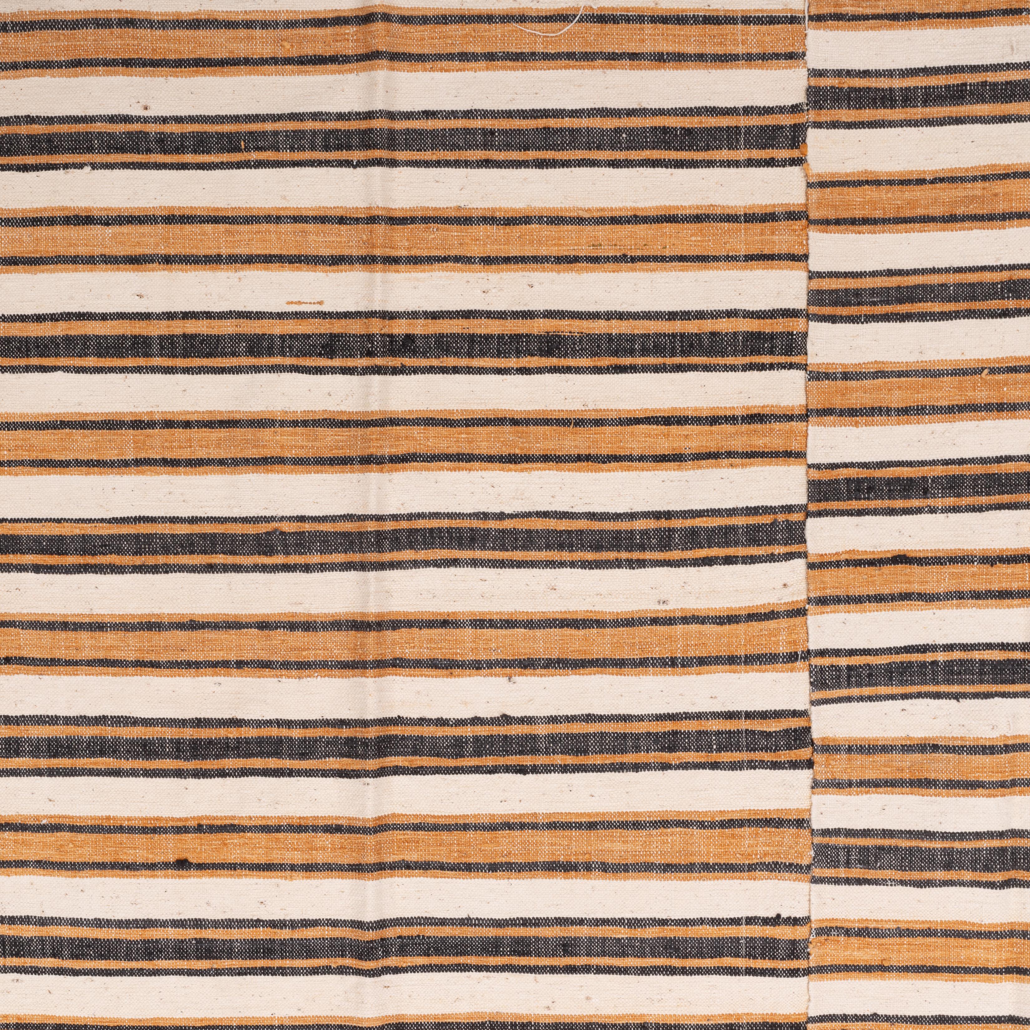'Namal', Cover from Adana, Turkey, Mid-20th Century In Fair Condition For Sale In Istanbul, TR