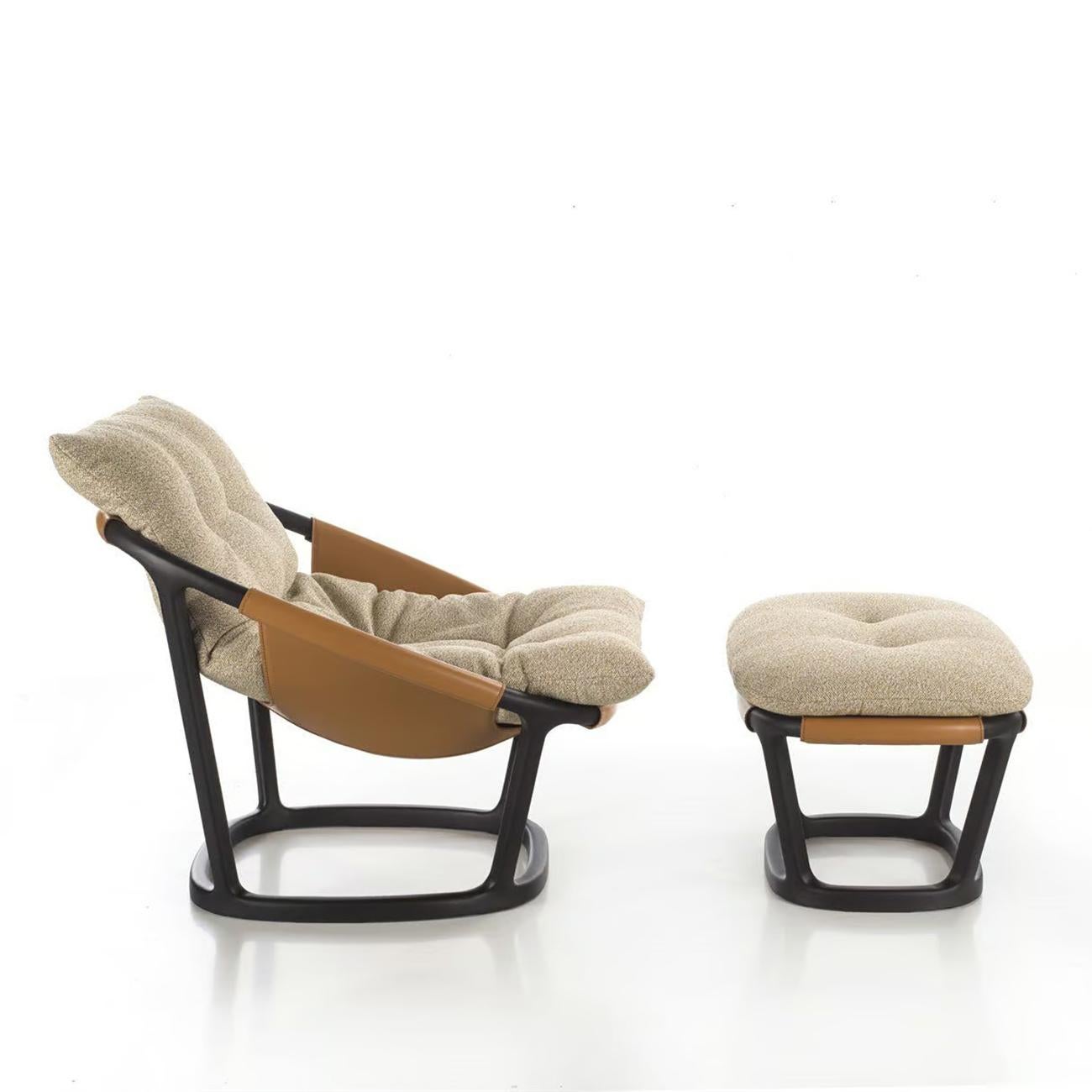 Sillón Namaria Beige Conjunto con estructura de nogal macizo
revestido de cuero auténtico en acabado crema. Cojín
tapizada y revestida de tela gris perla. Extraíble
tejido de recubrimiento.
Sillón: L82xD91xH80cm.
Taburete: L72xD51xH43cm.