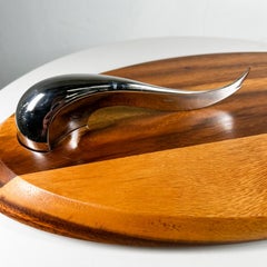 Nambe Swoop Tagliere in legno per formaggi e salumi con coltello cromato