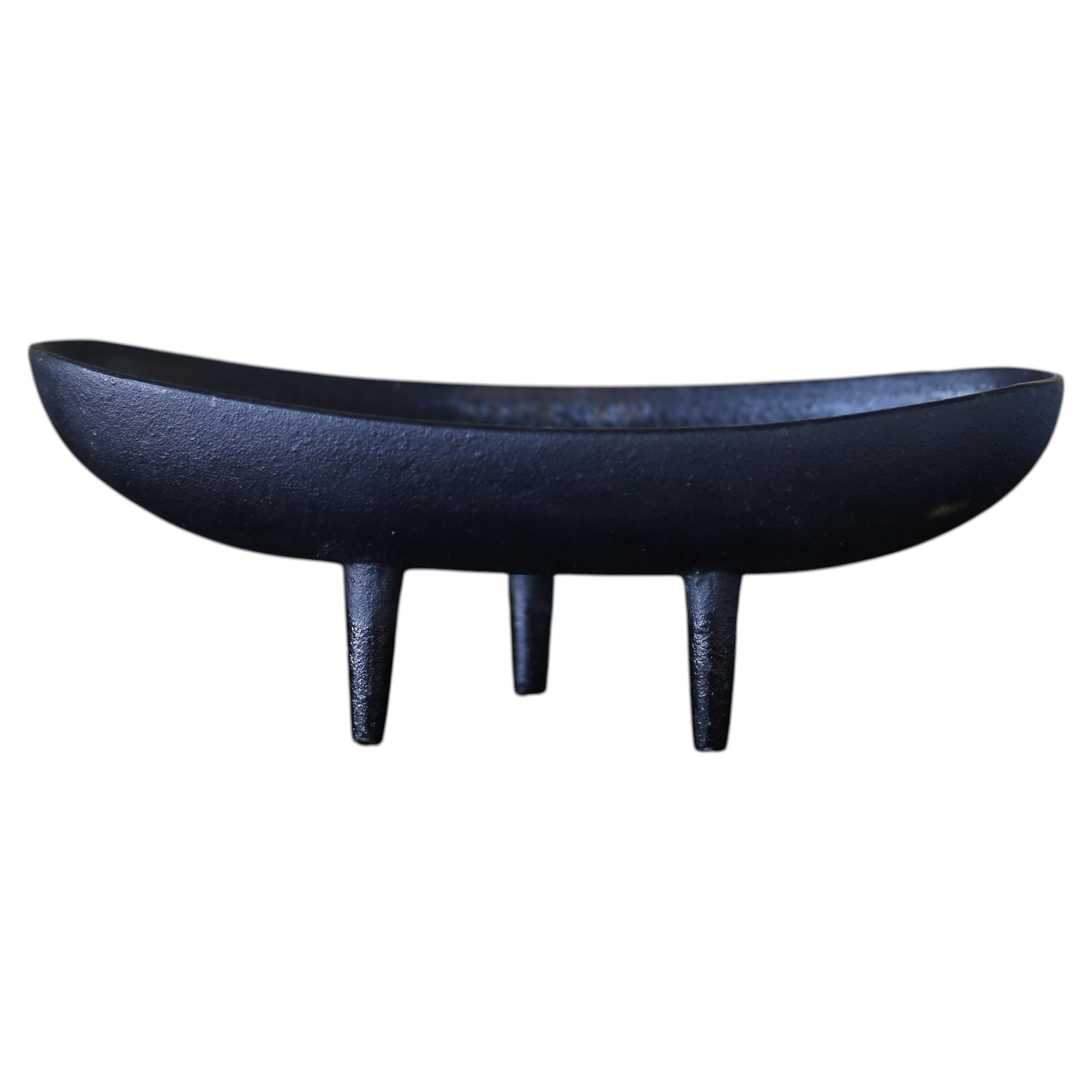 Bacinella a tre gambe Nambu Ironware ① in vendita