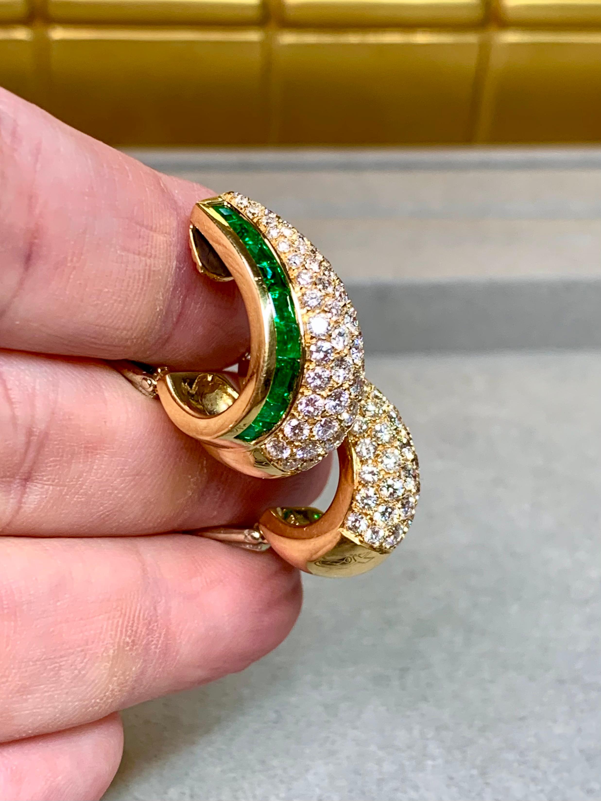 Namdar 18K Smaragd & Diamant Huggie Ohrringe - 4.50ct FG VS + 4ct Smaragde im Angebot 1