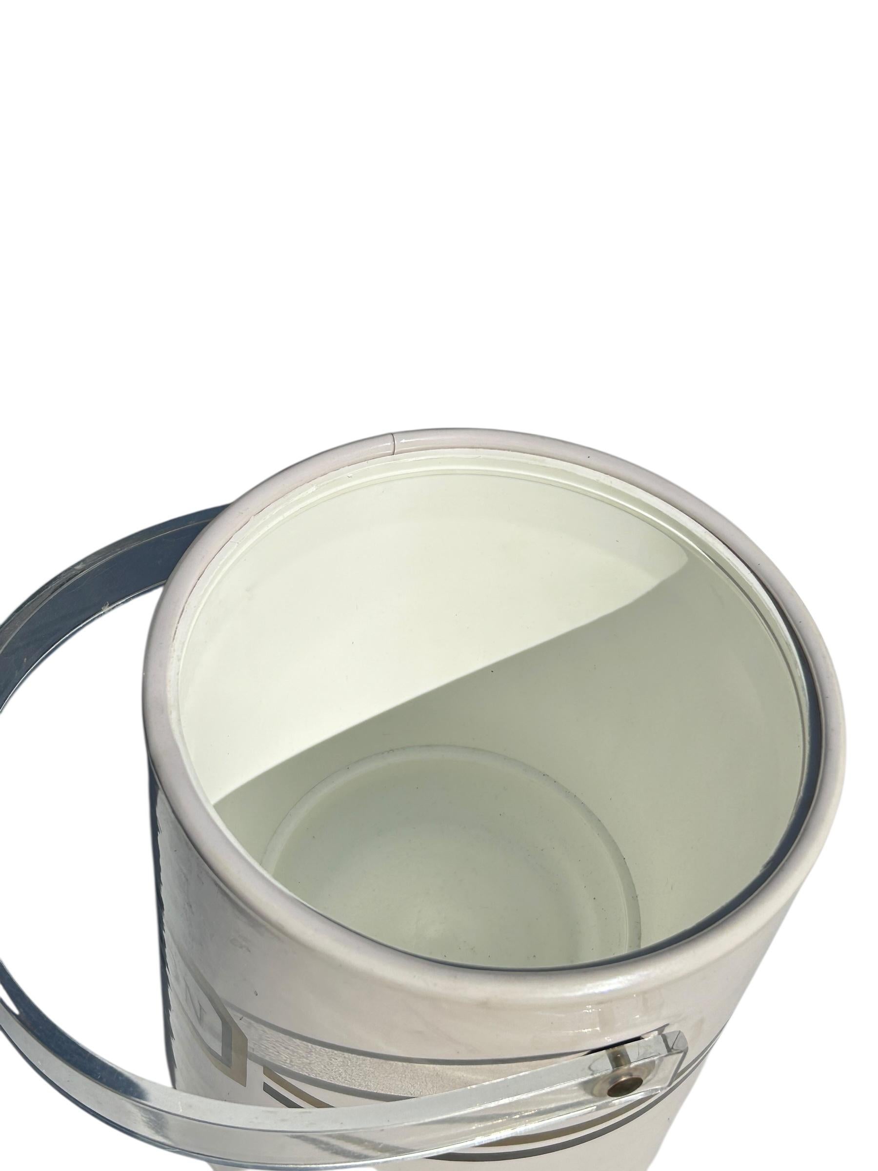 Milieu du XXe siècle Seau à glace en vinyle Name Your Poison en vente