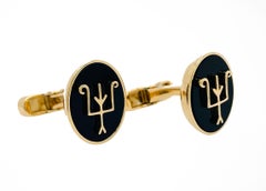 Namesake Cufflinks in Onyx and 18ct Yellow Gold
