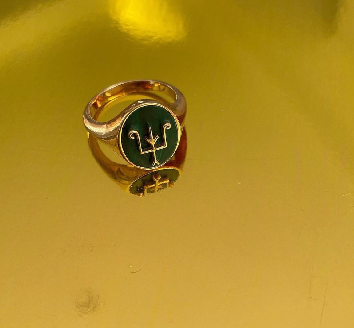 For Sale:  Namesake Signet in Carnelian and 18ct yellow gold 4
