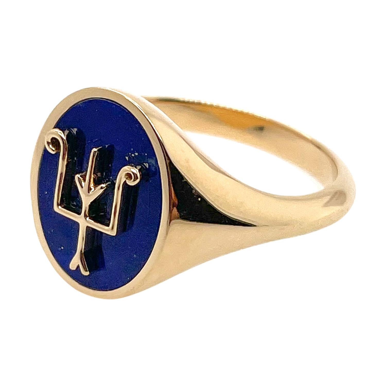 For Sale:  Namesake Signet in Lapis and 18ct Yellow Gold 2