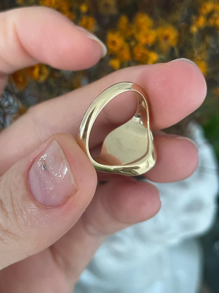For Sale:  Namesake Signet in Pearl in 18ct Yellow Gold 8