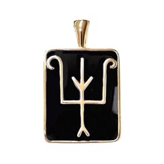 Ciondolo Talismano Namesake in onice e oro giallo 18 ct.