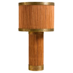 Lampe de table Namsai ronde en cannage et laiton, Viya by Vikram Goyal