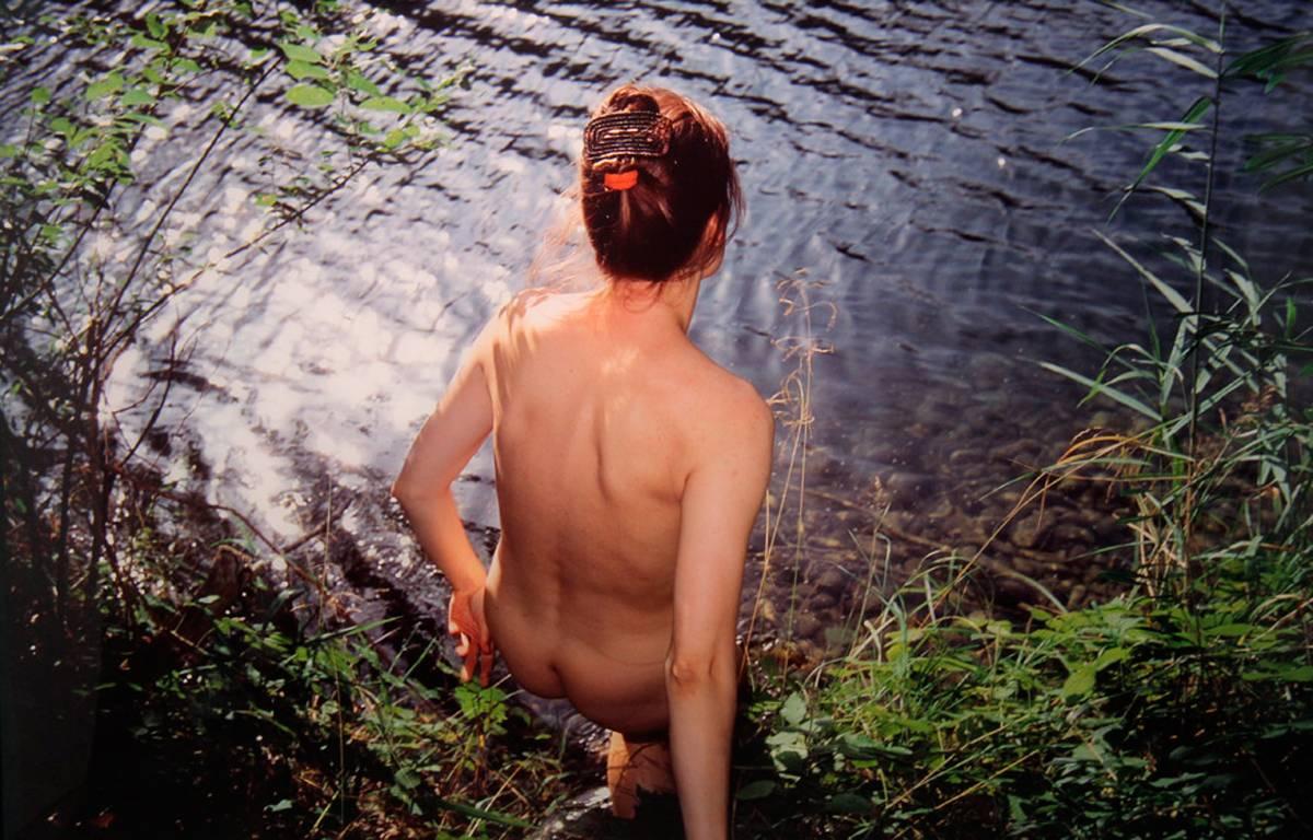 Portrait Photograph Nan Goldin - Gênes dans le lac, Bavière