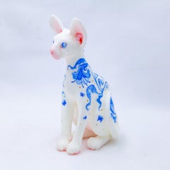 "Porcelana Patrón Sphynx 1" - Escultura de gato de resina pintada a mano, 2024