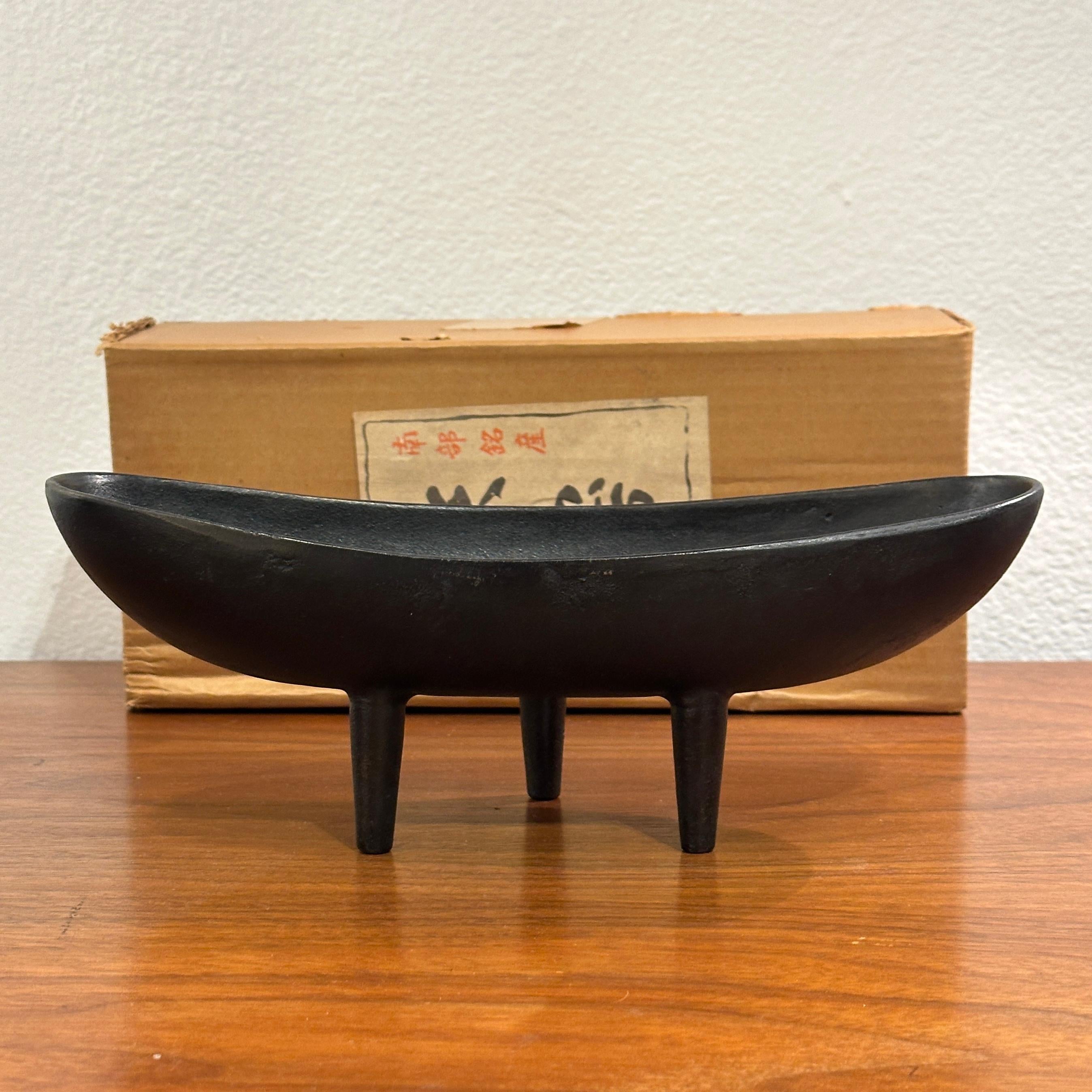 Nanbu Japan Cast Iron Ikebana Footed Vase / Planter ca 1950s/60s 2