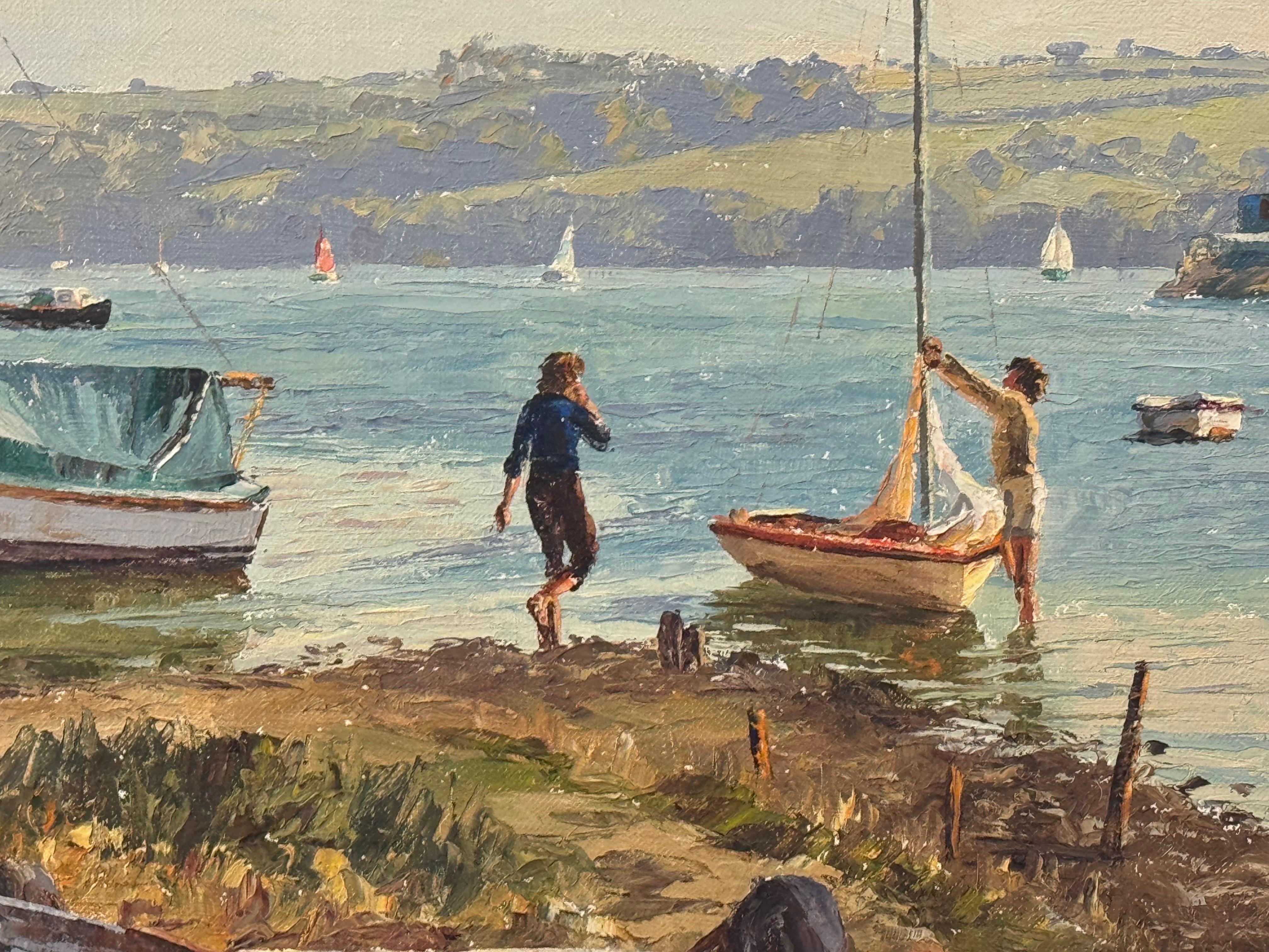 Scena costiera inglese con barche, acque di vongole, luce del sole e tranquilla vita di mare in vendita 4