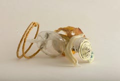 Nancy Cohen "Inclinar un remolino" - Escultura abstracta de vidrio y papel hecho a mano