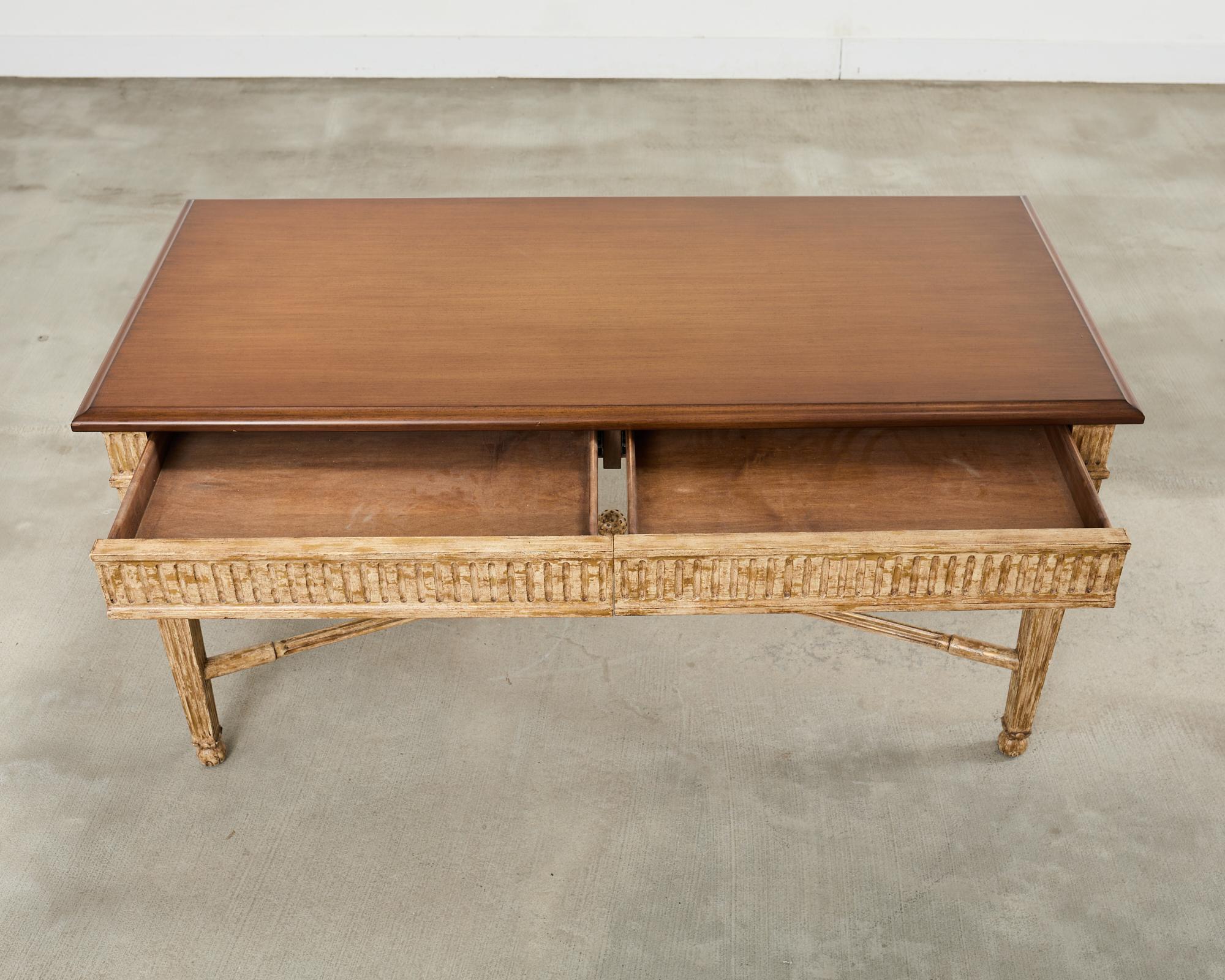 Nancy Corzine Mesa de escritorio neoclásica de laurel en venta 3