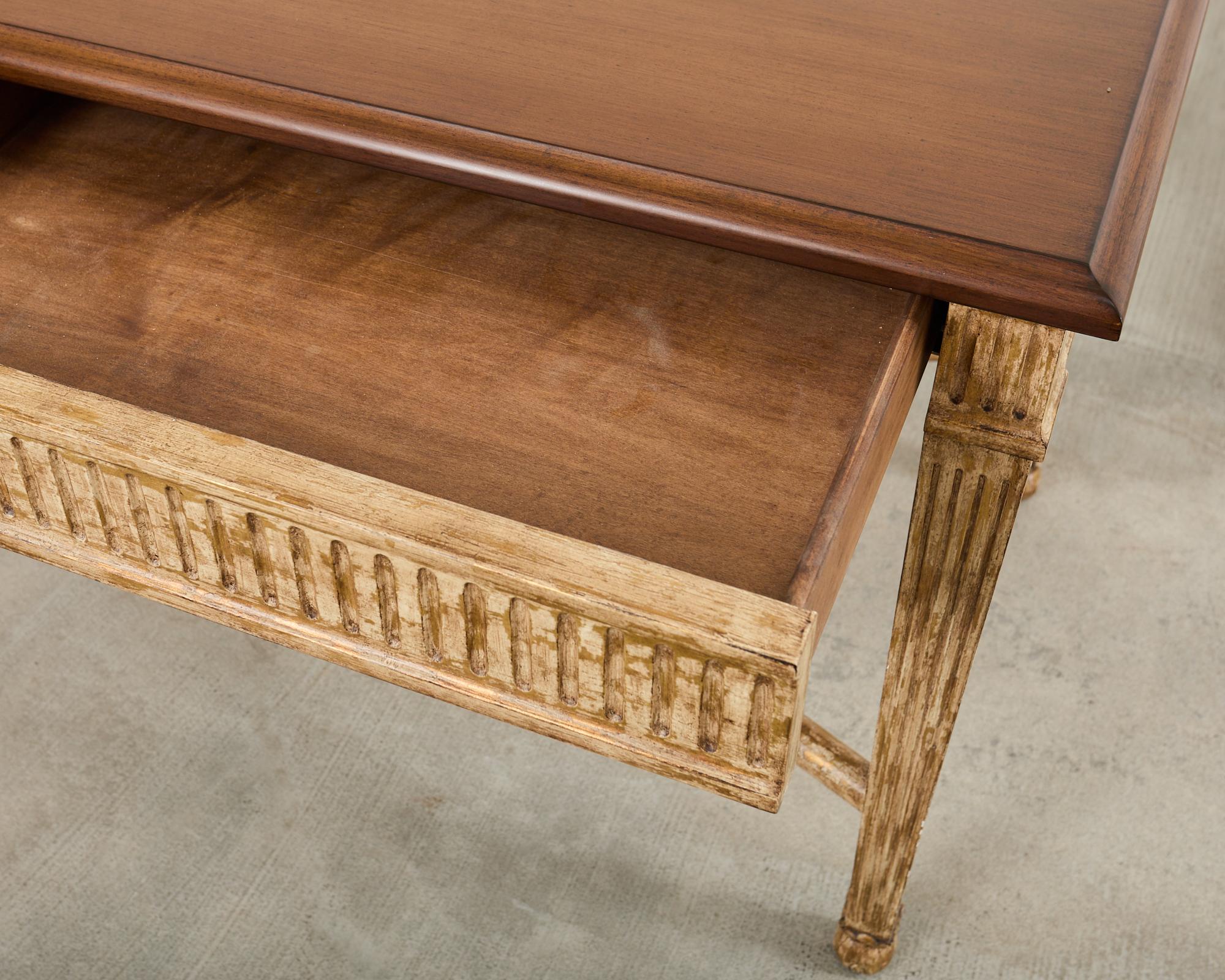 Nancy Corzine Mesa de escritorio neoclásica de laurel en venta 4