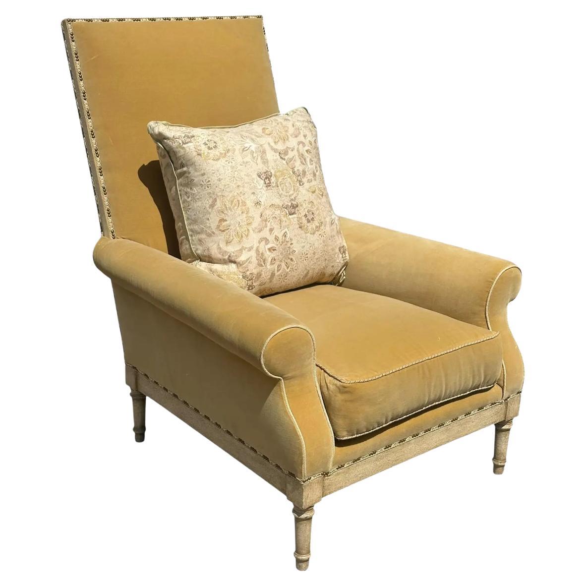 Nancy Corzine Gelber Samt Roll-Arm-Clubsessel mit Rosen- Tarlow-Kissen, 1 von 2