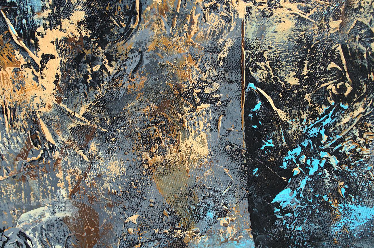 Un'entità blu freddo, forse la luna, illumina i pezzi dell'universo circostante dando un'atmosfera misteriosa a un cielo oscurato.  Questo quadro originale astratto in acrilico è stato realizzato su tela.  I lati della tela sono dipinti di nero per