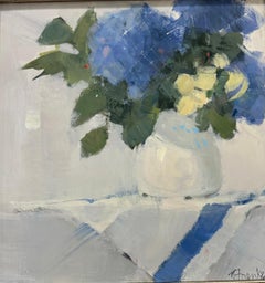 Französisch Blau von Nancy Franke, impressionistisches gerahmtes geblümtes Stillleben mit Blumenrahmen
