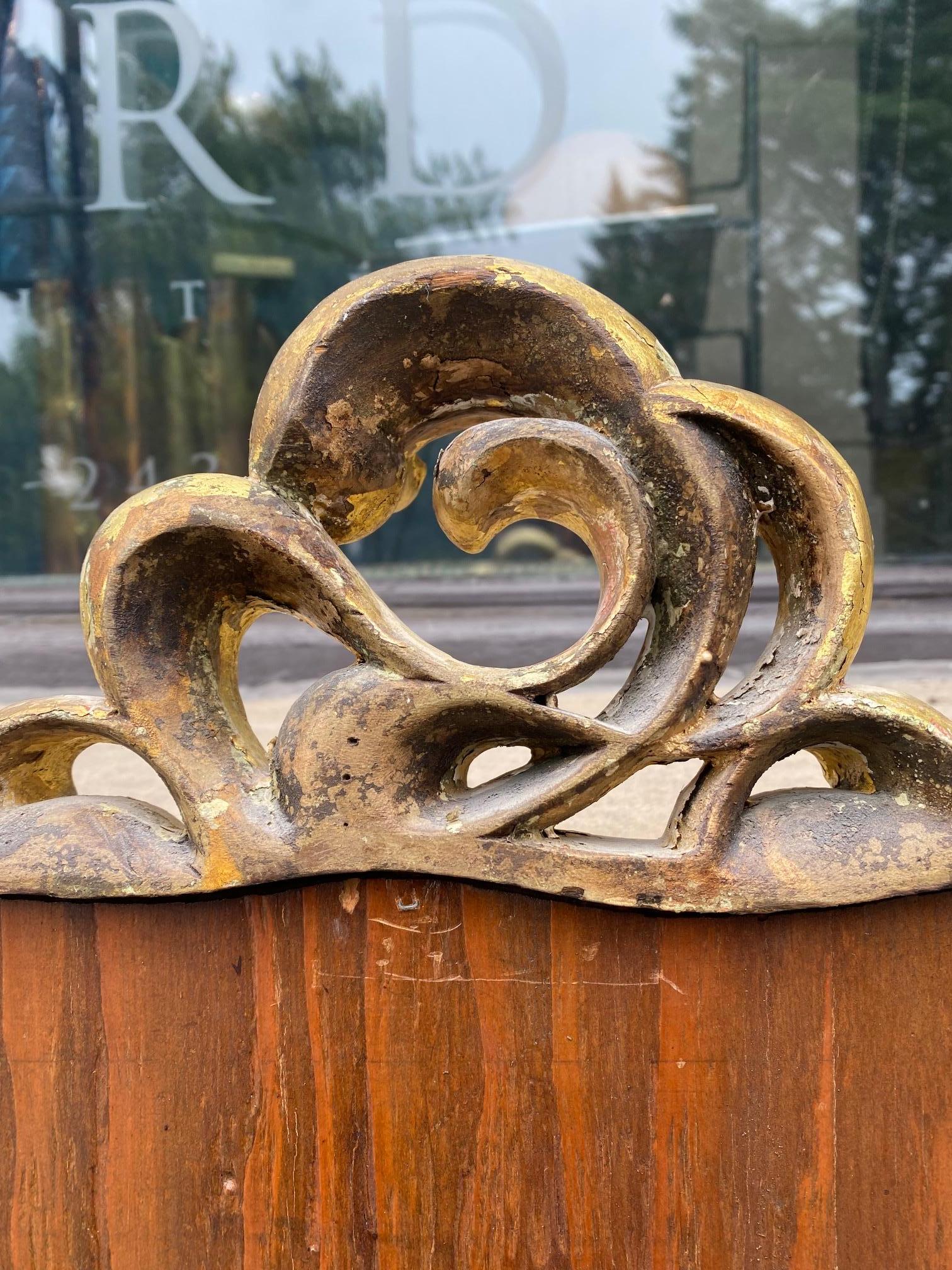 Specchio francese Art Nouveau in legno dorato in vendita 6