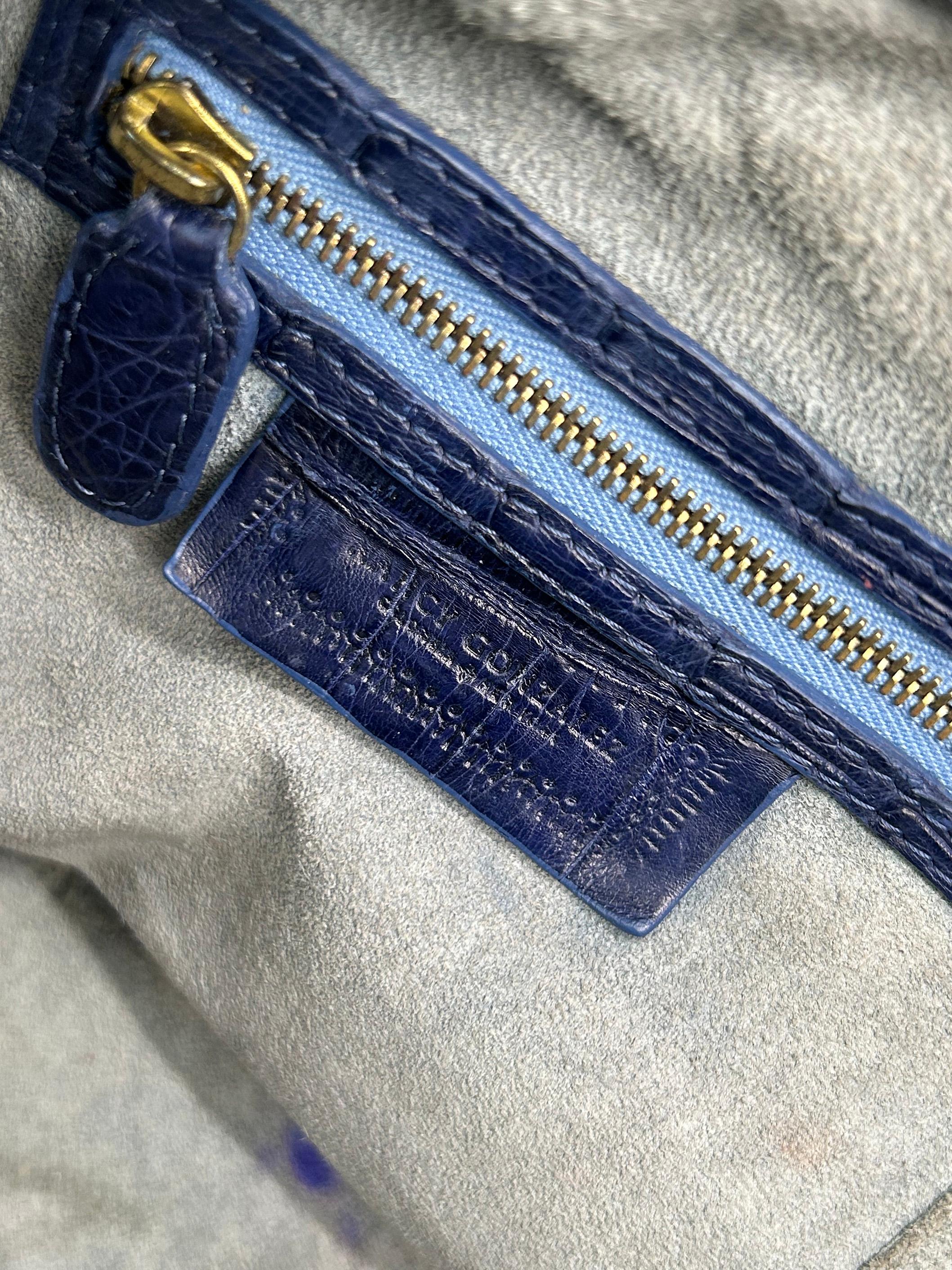Nancy Gonzales Fourre-tout Linda en crocodile bleu en vente 5