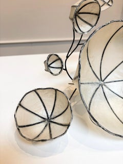 Copas "A" - Papel Japonés y Latón, Escultura Abstracta de Pared