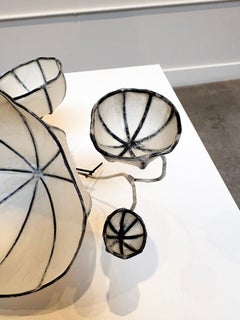 Tassen "B" - Japanisches Papier und Messing, Abstrakte Wandskulptur