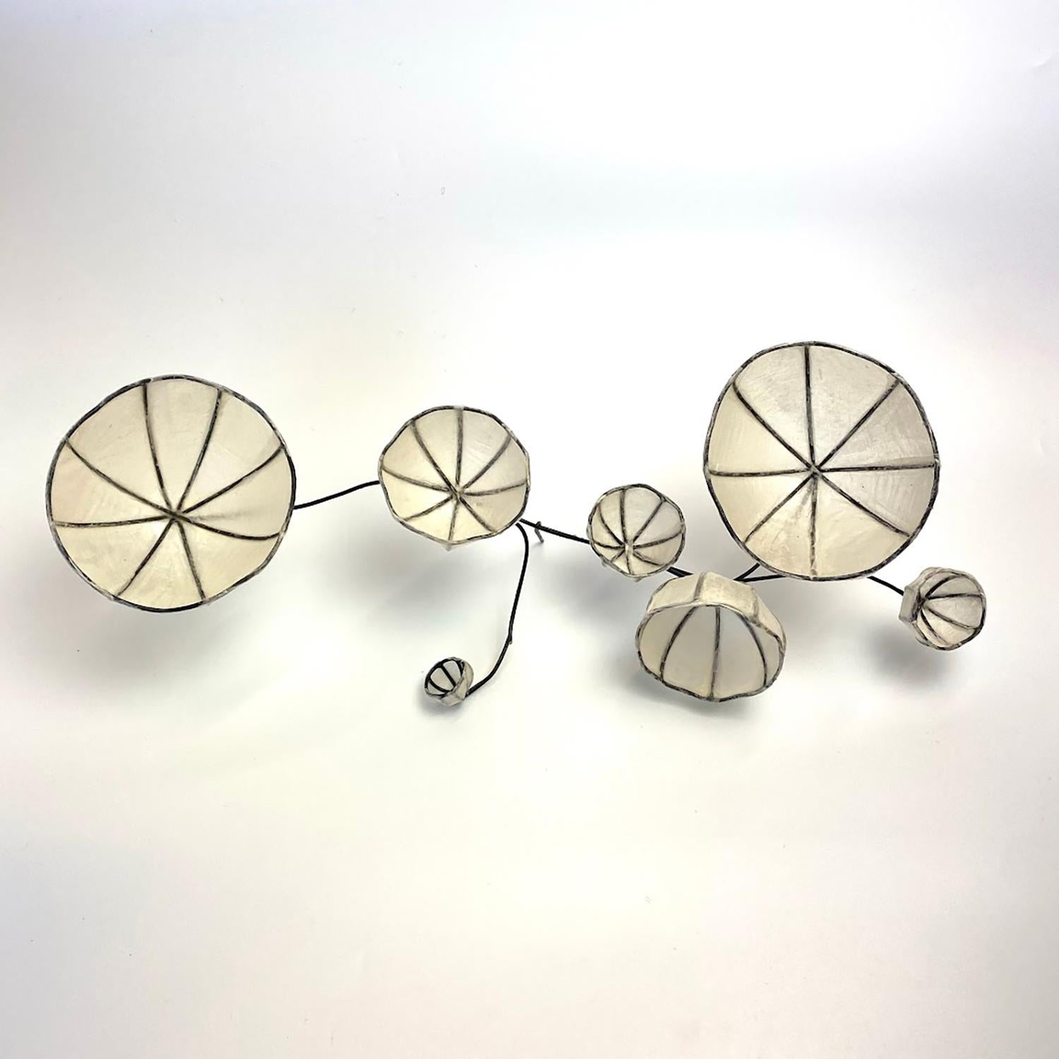 Tazze "D" - Scultura da parete astratta in carta giapponese e ottone