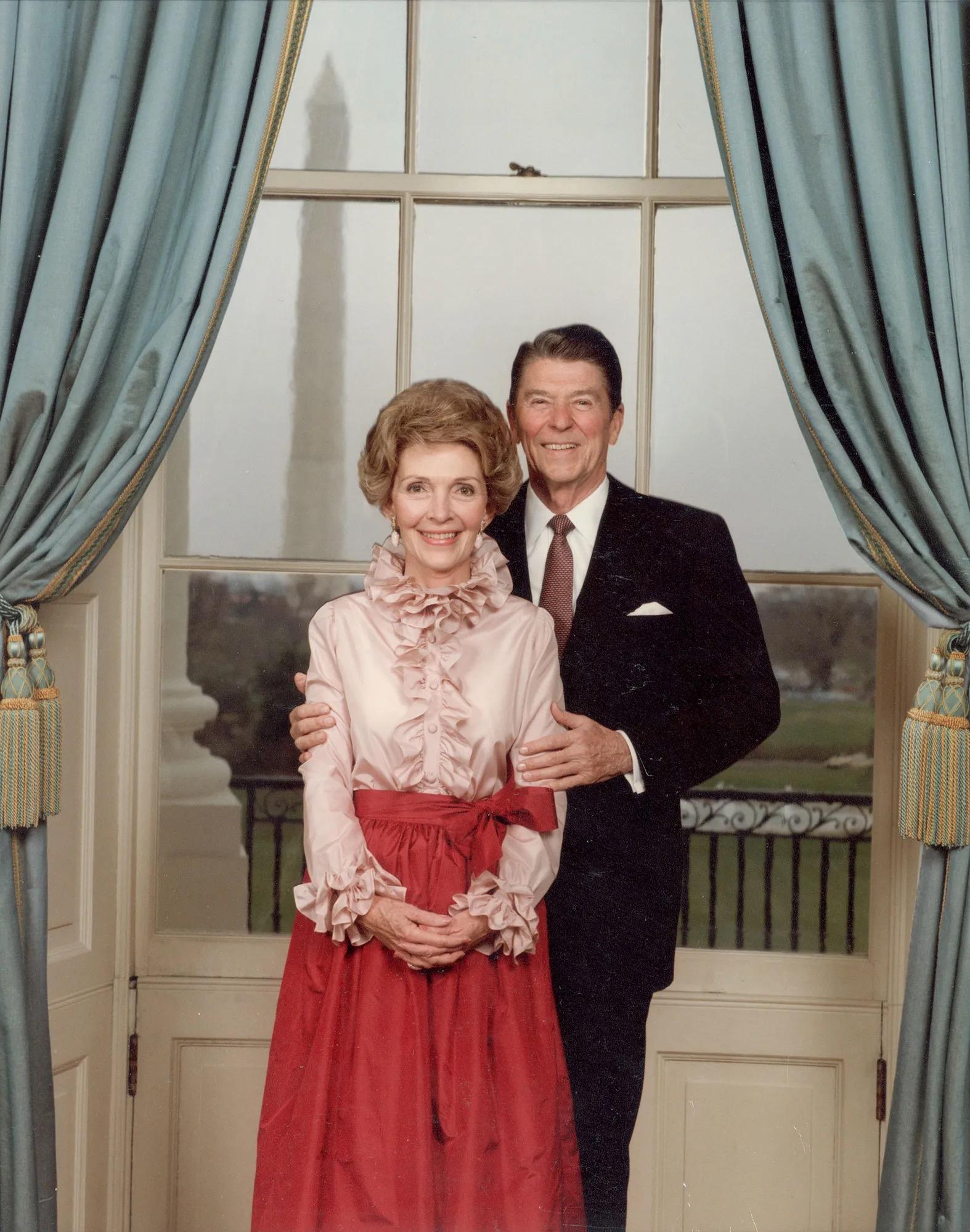 Nancy Reagan : a First Lady's Style, Signed and Inscribed by Russ Jenkins 1st Ed For Sale 5