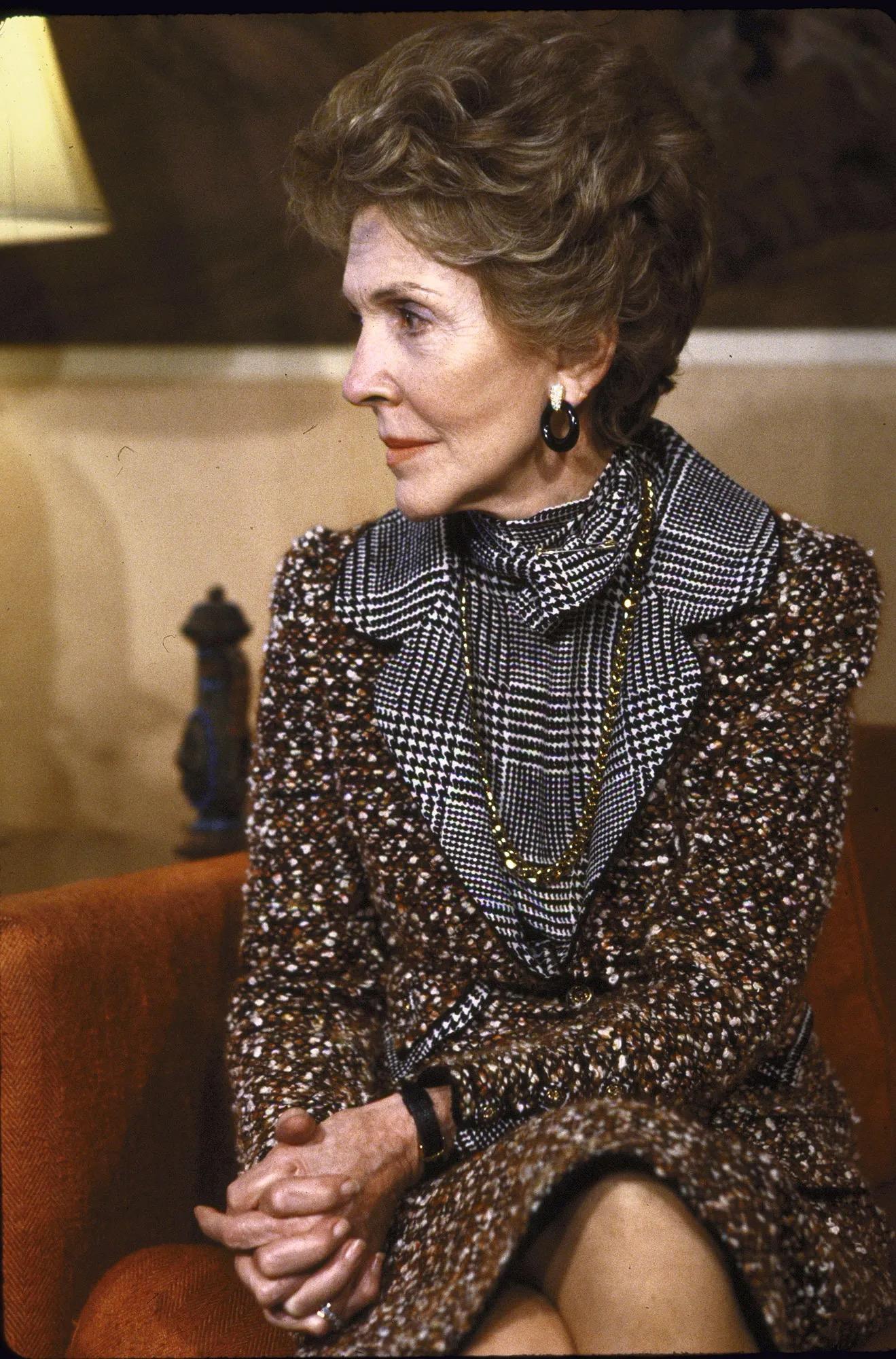 Nancy Reagan : a First Lady's Style, Signed and Inscribed by Russ Jenkins 1st Ed For Sale 1