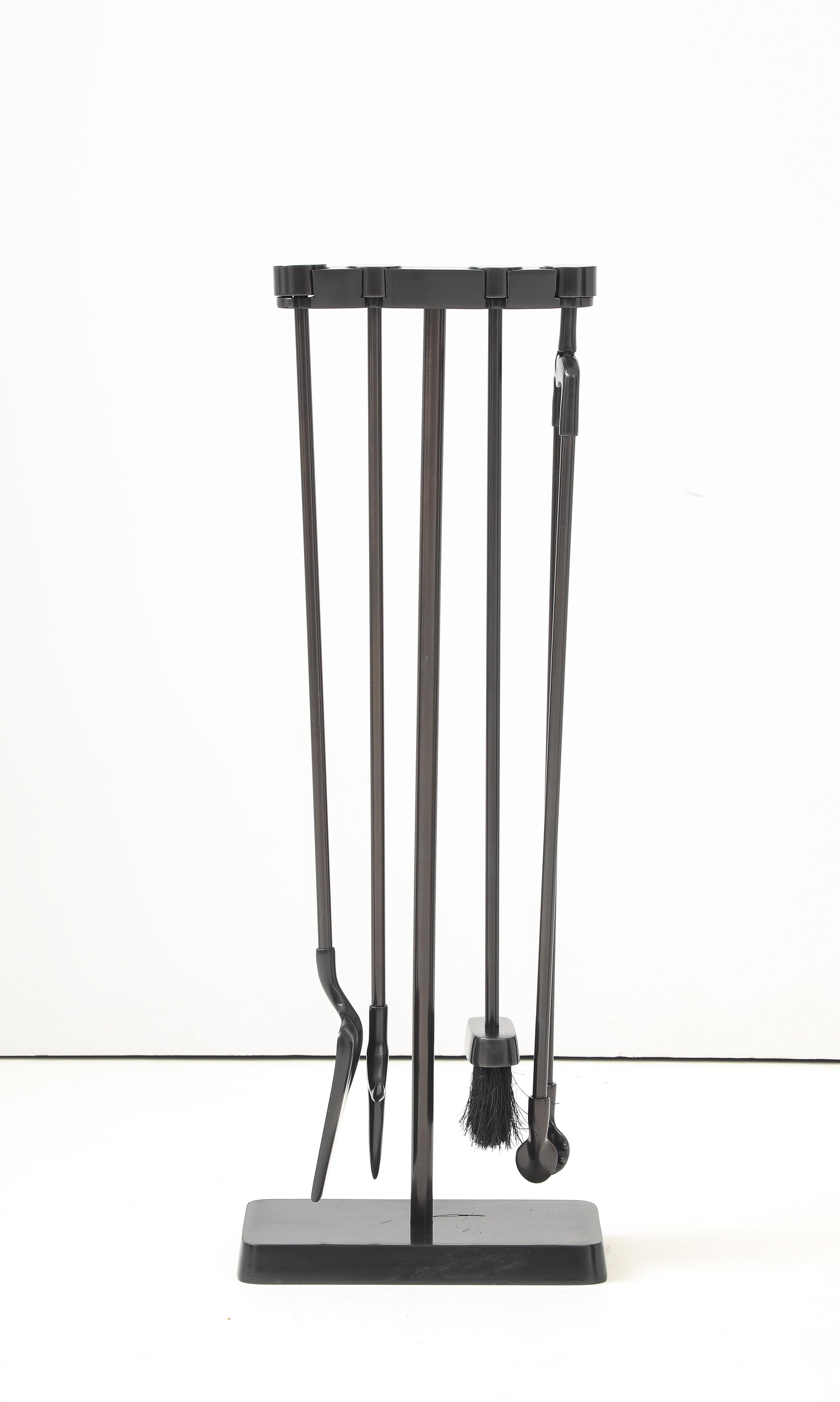 Américain Outils de feu en bronze de Nancy Ruben en vente