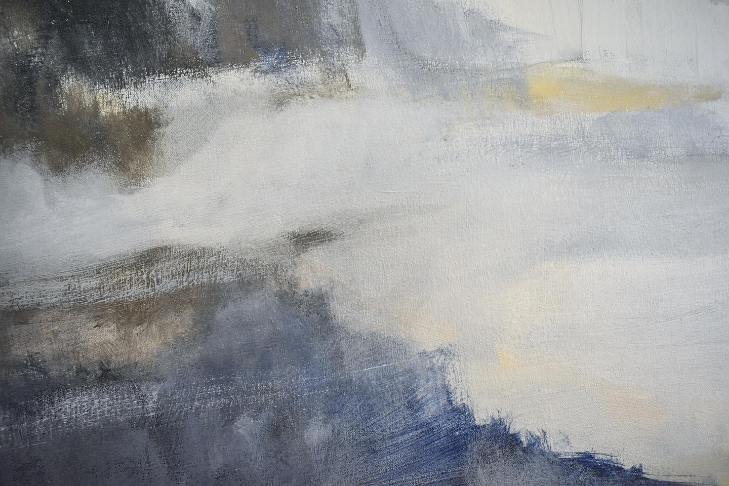 Long Lake View ( zeitgenössisches abstraktes Landschaftsgemälde in Blau und Silber) (Grau), Landscape Painting, von Nancy Rutter