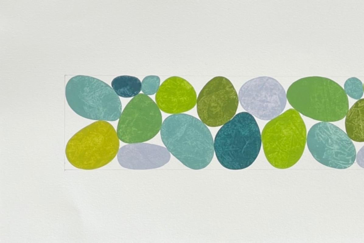 Moss Greens lI, Arbeit auf Papier, Gouache, Grün, ungerahmt, Calming, Originalkunst (Zeitgenössisch), Painting, von Nancy Simonds