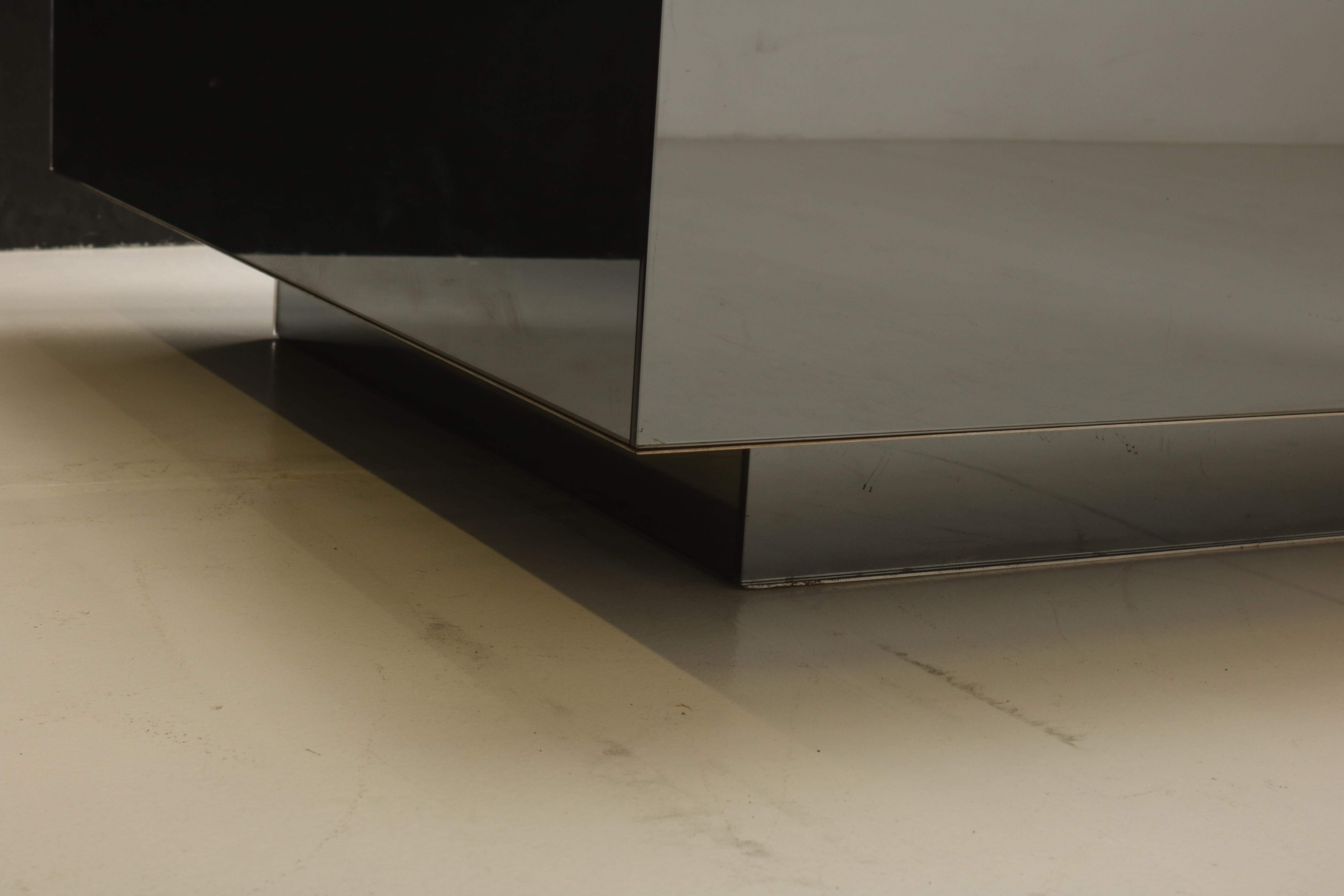 Nanda Vigo attribuited Low Table Mirrored Glass Italian Design 1970s For Sale 5