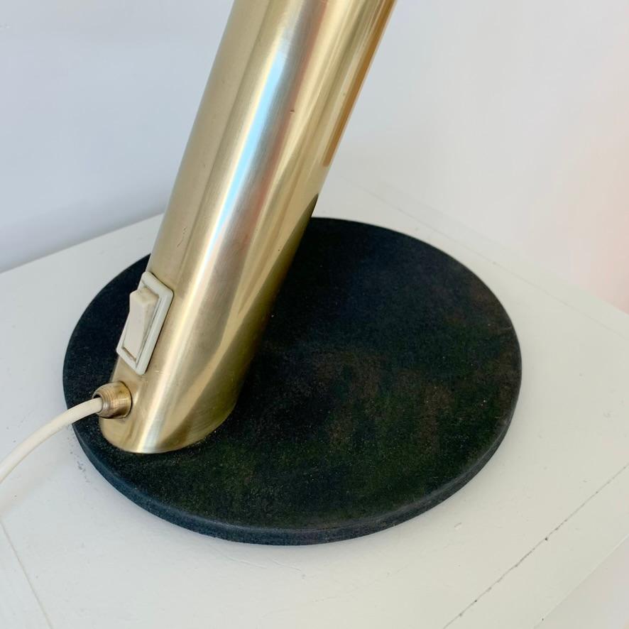 Nanda Vigo Tischlampe aus Messing, um 1970, Italien. im Angebot 3