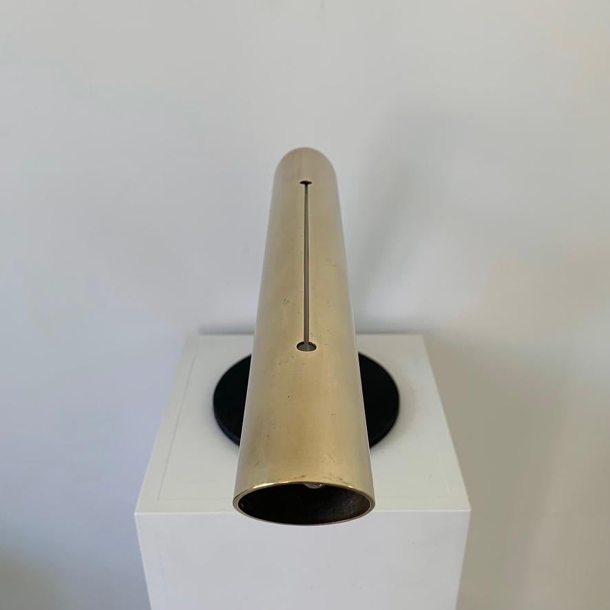 Nanda Vigo Tischlampe aus Messing, um 1970, Italien. (Metall) im Angebot