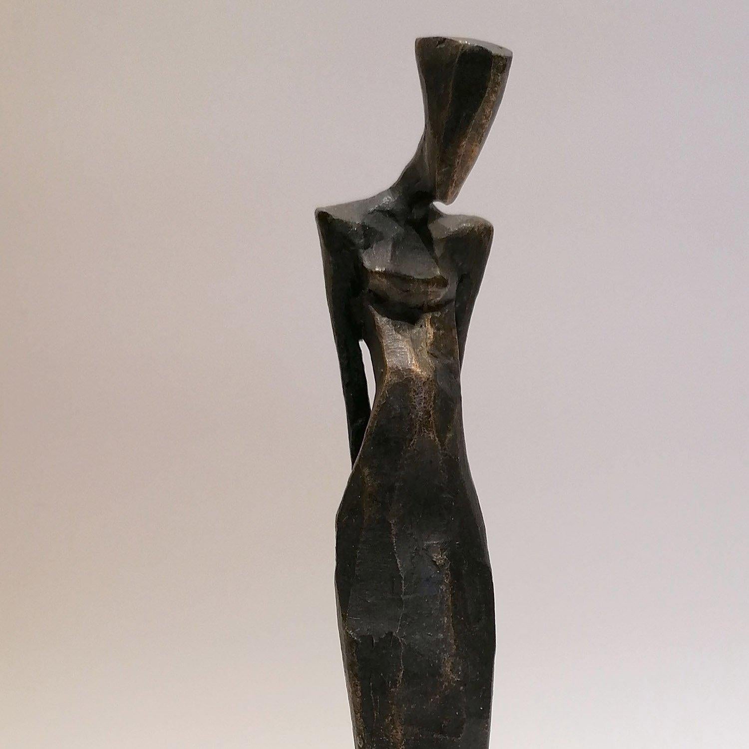 Nando Kallweit Annalies Bronzeskulptur, Auflage: 25

Abmessungen: 21cm hoch
