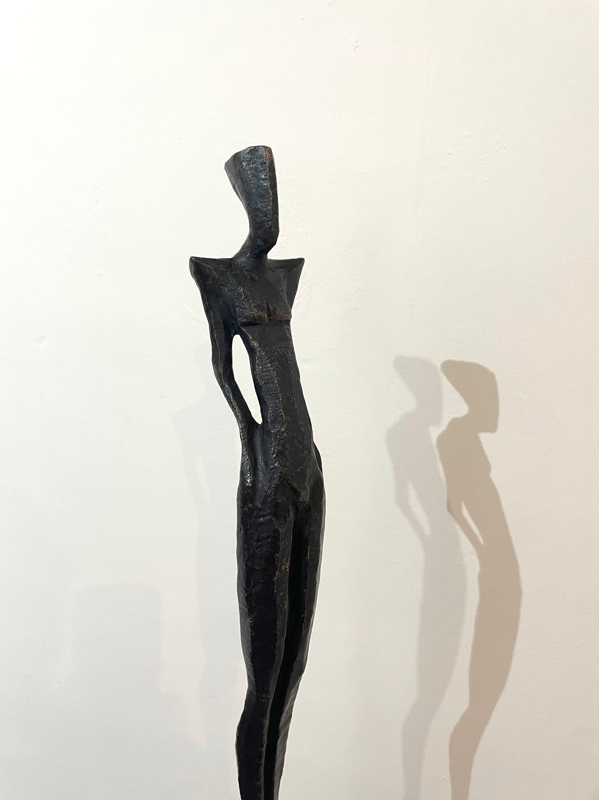 Antonio III de Nando Kallweit. Escultura de bronce alta y elegante de figura humana. en venta 5