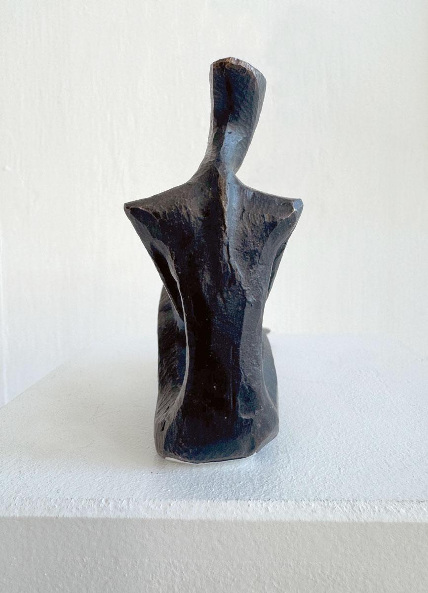 Bonnie. Di Nando Kallweit. Elegante scultura figurativa in bronzo di un uomo. in vendita 1