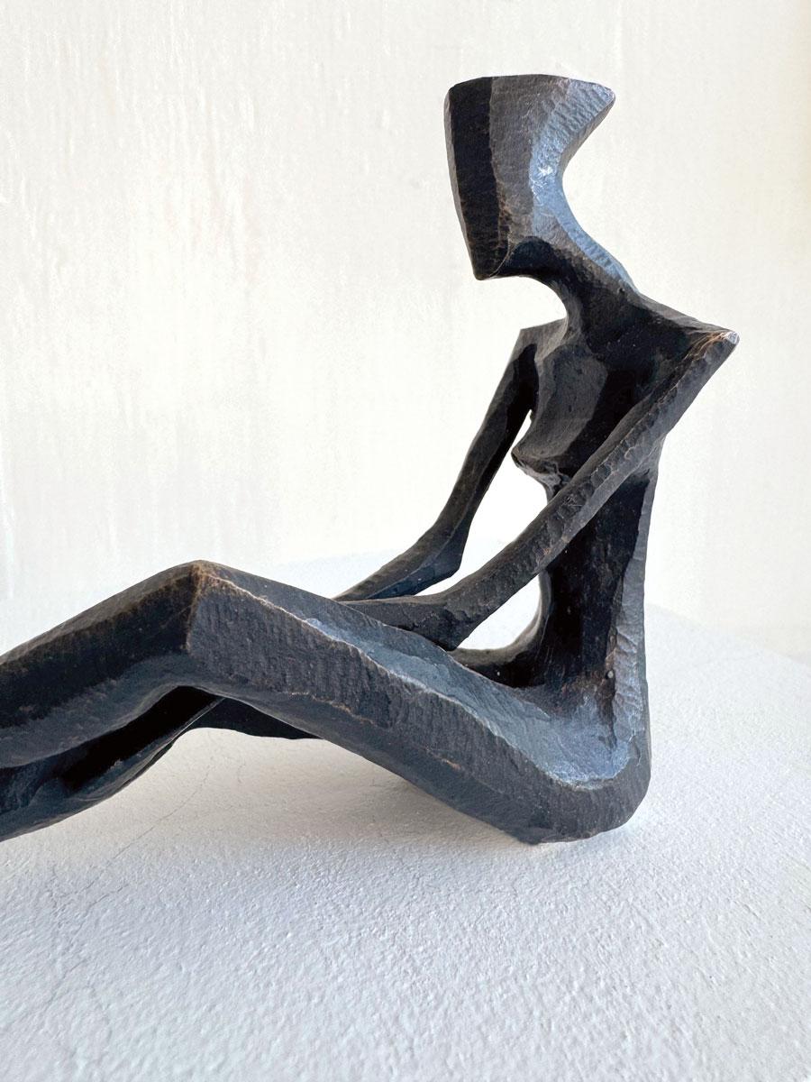 Bonnie. Di Nando Kallweit. Elegante scultura figurativa in bronzo di un uomo. in vendita 3